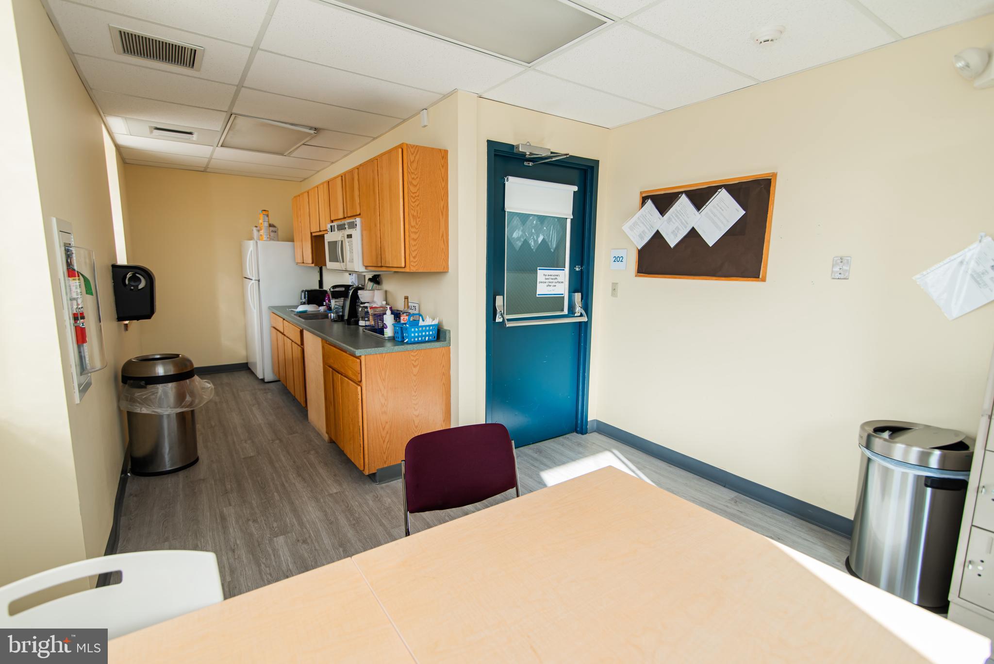 FRANKFORD - Commercial Sale