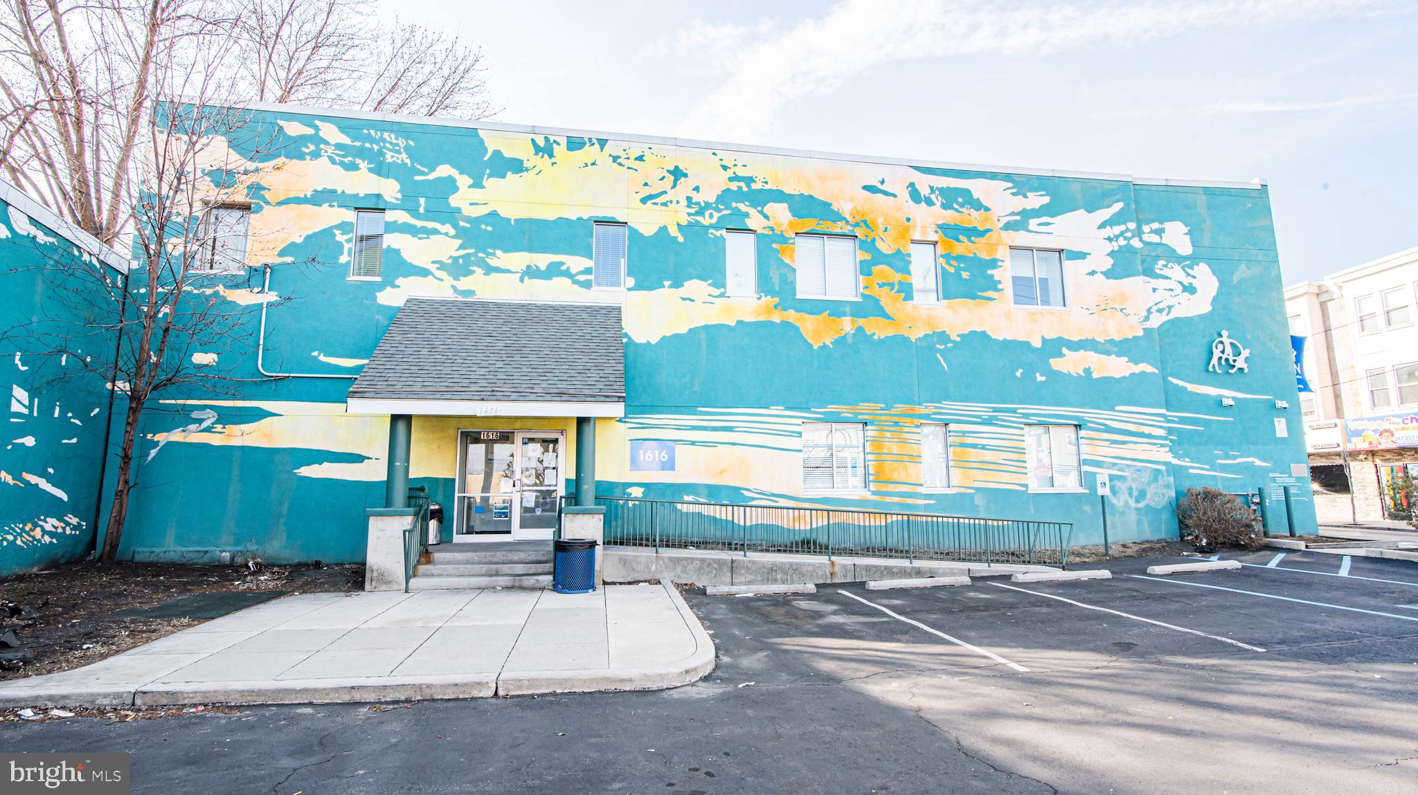 FRANKFORD - Commercial Sale