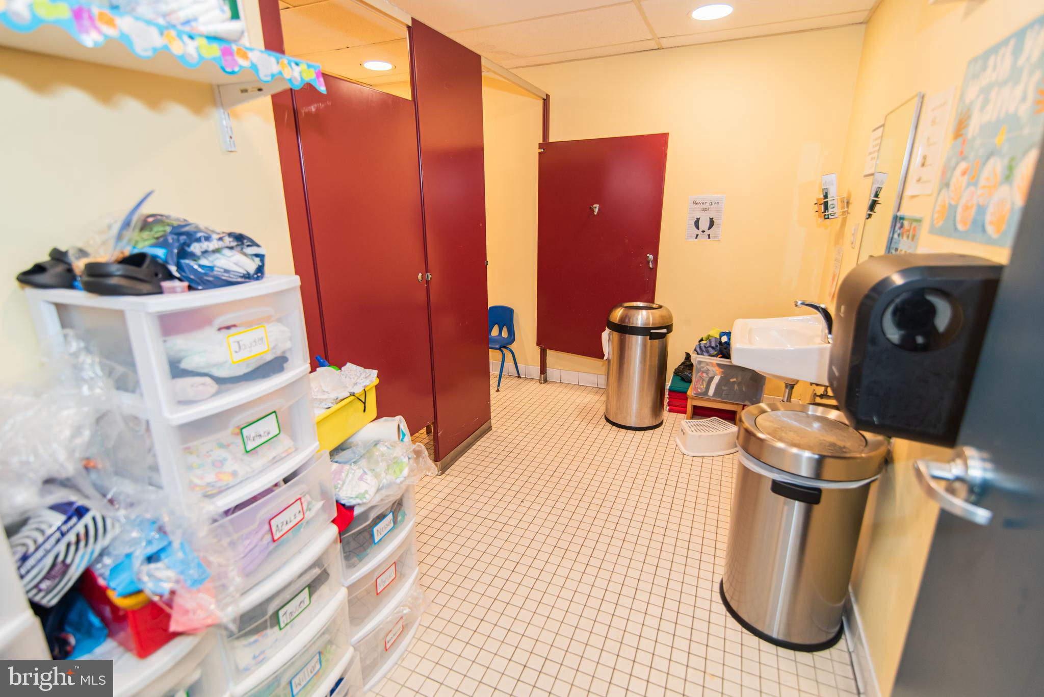 FRANKFORD - Commercial Sale