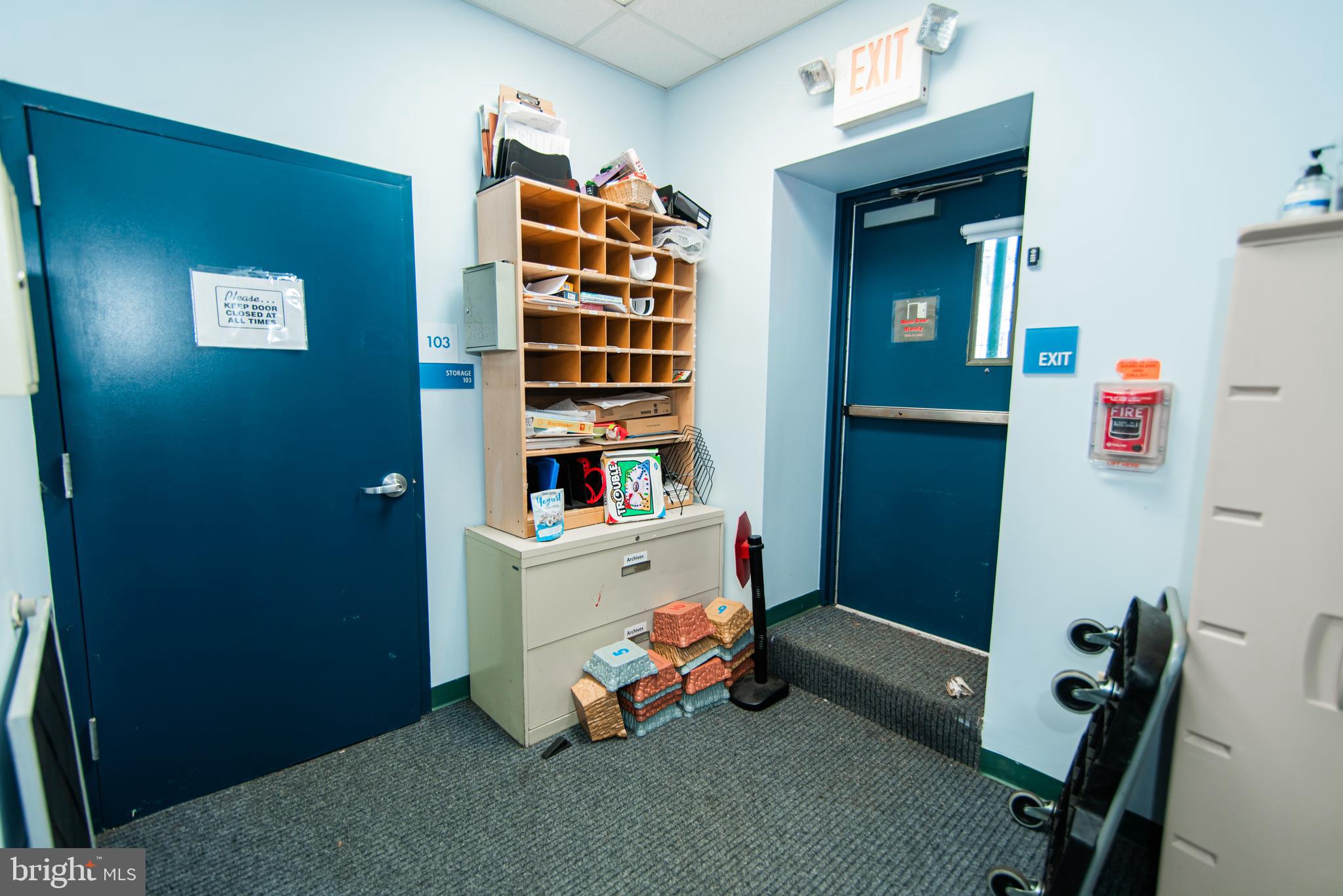 FRANKFORD - Commercial Sale