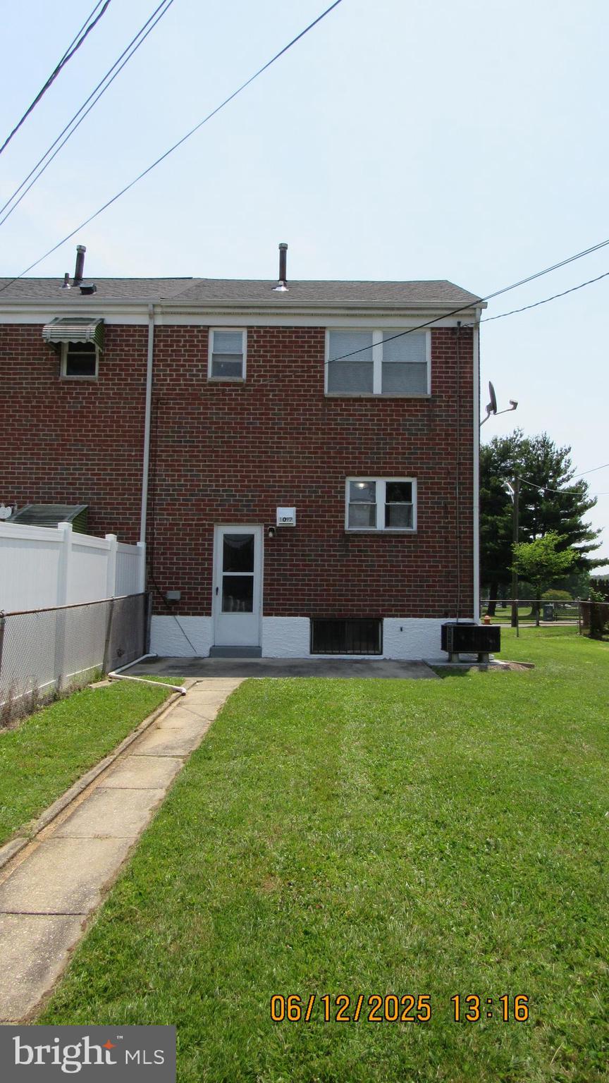 FOX RIDGE MANOR - Residential