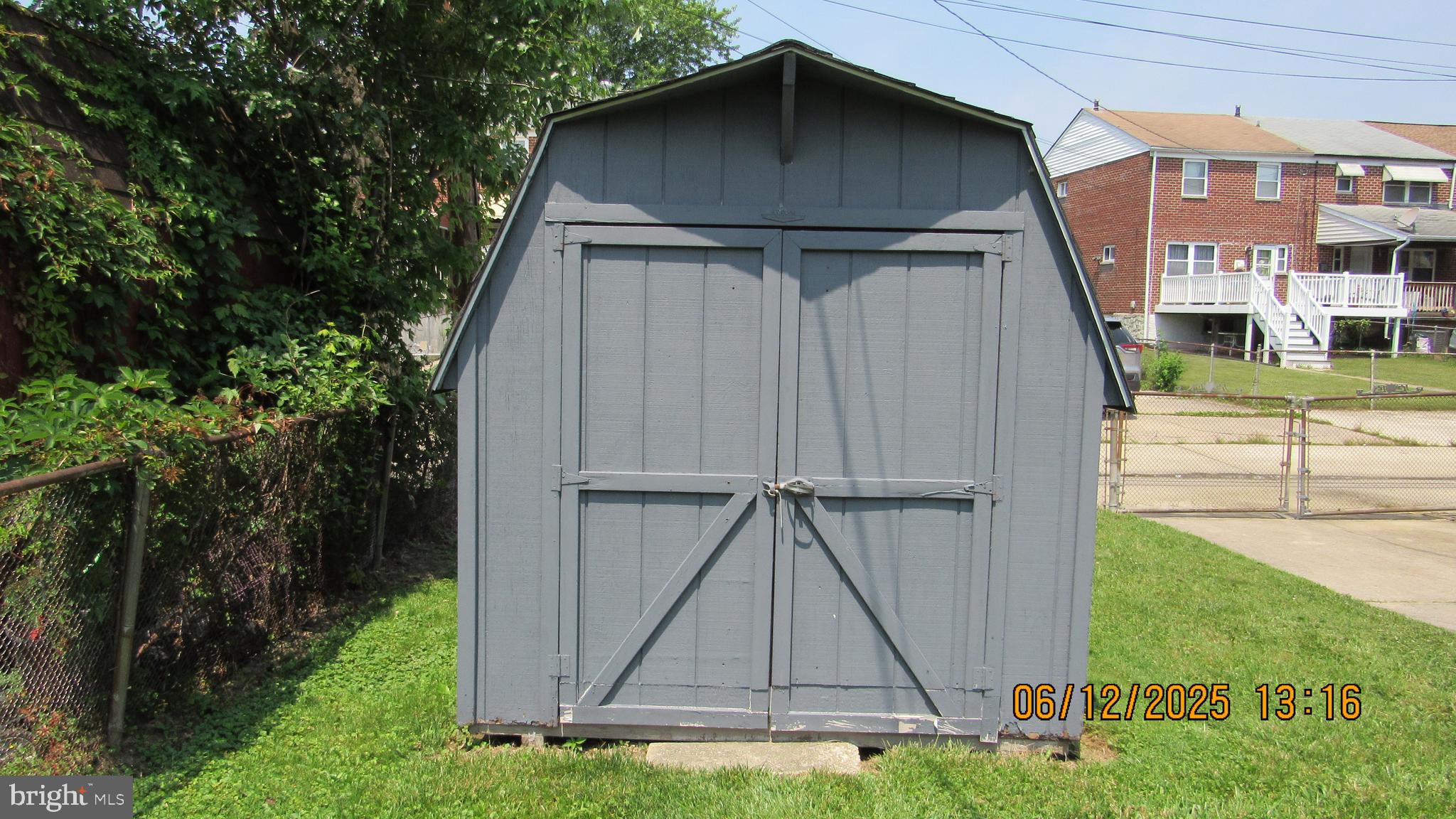 FOX RIDGE MANOR - Residential