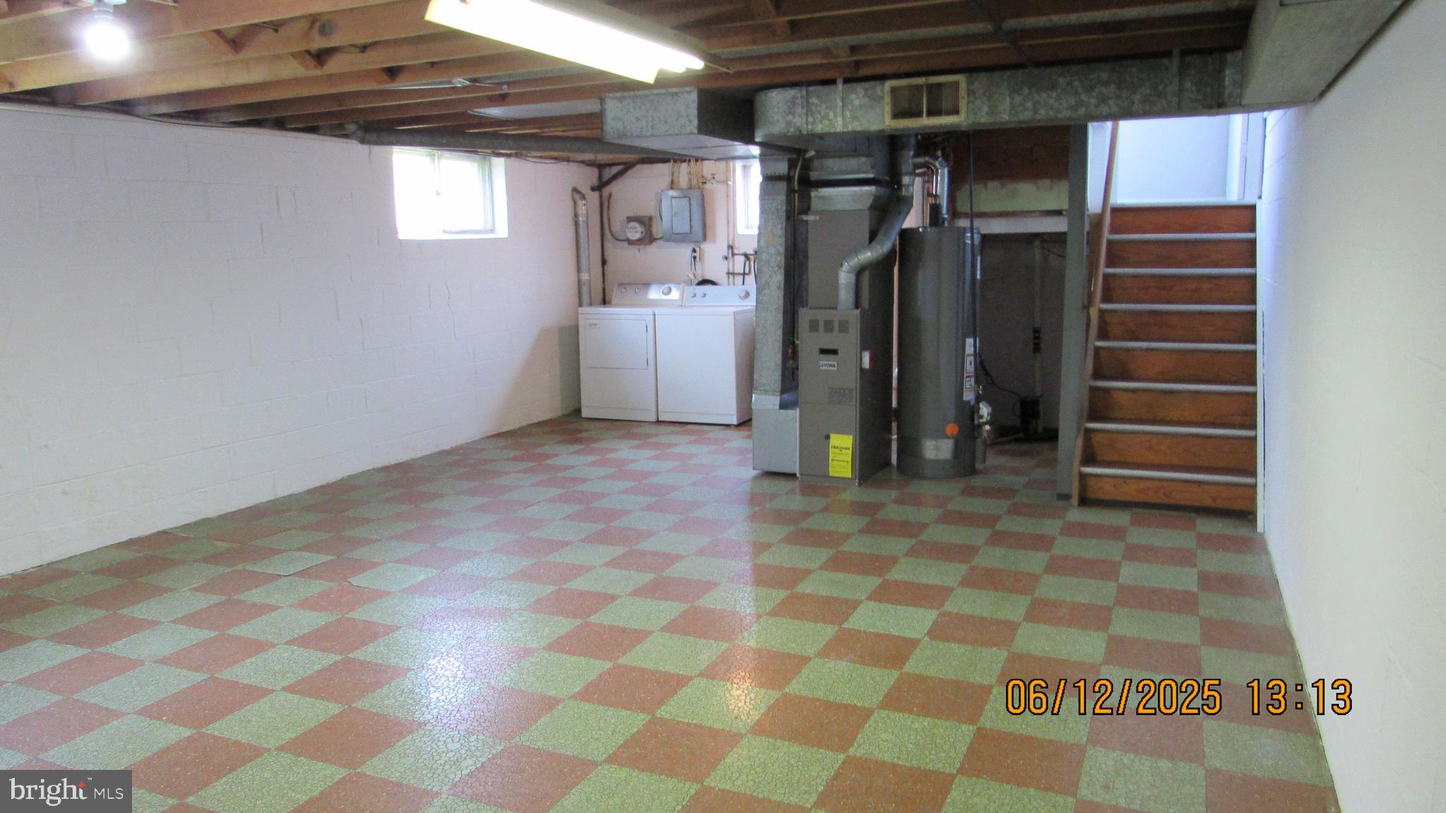 FOX RIDGE MANOR - Residential