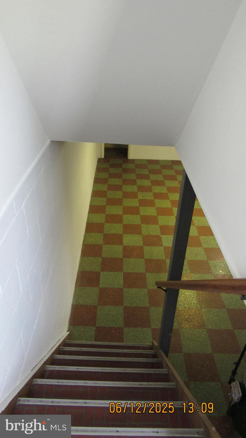 FOX RIDGE MANOR - Residential