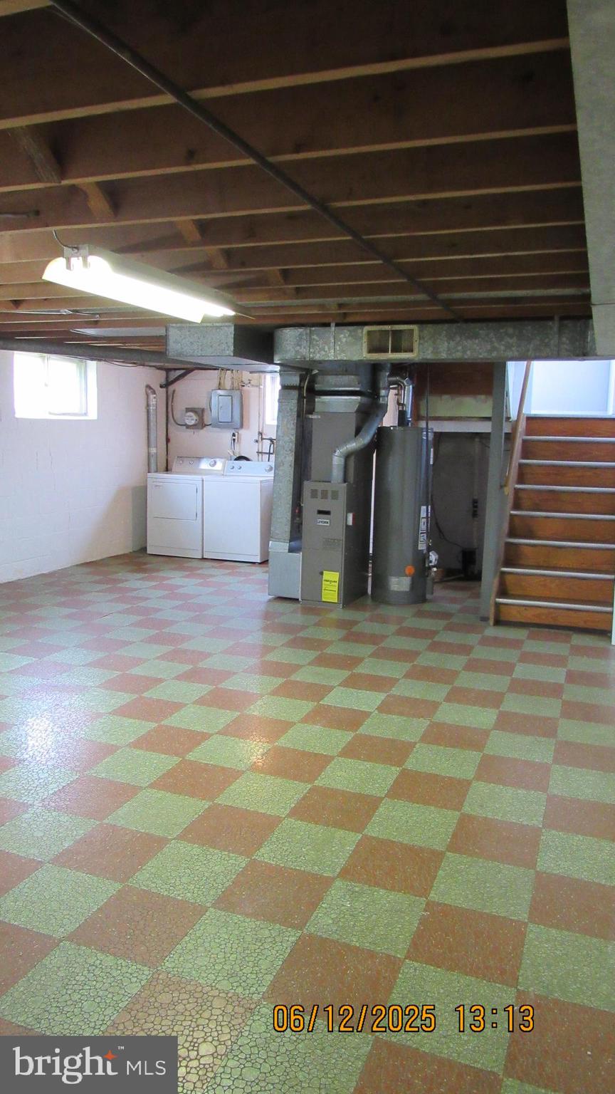 FOX RIDGE MANOR - Residential