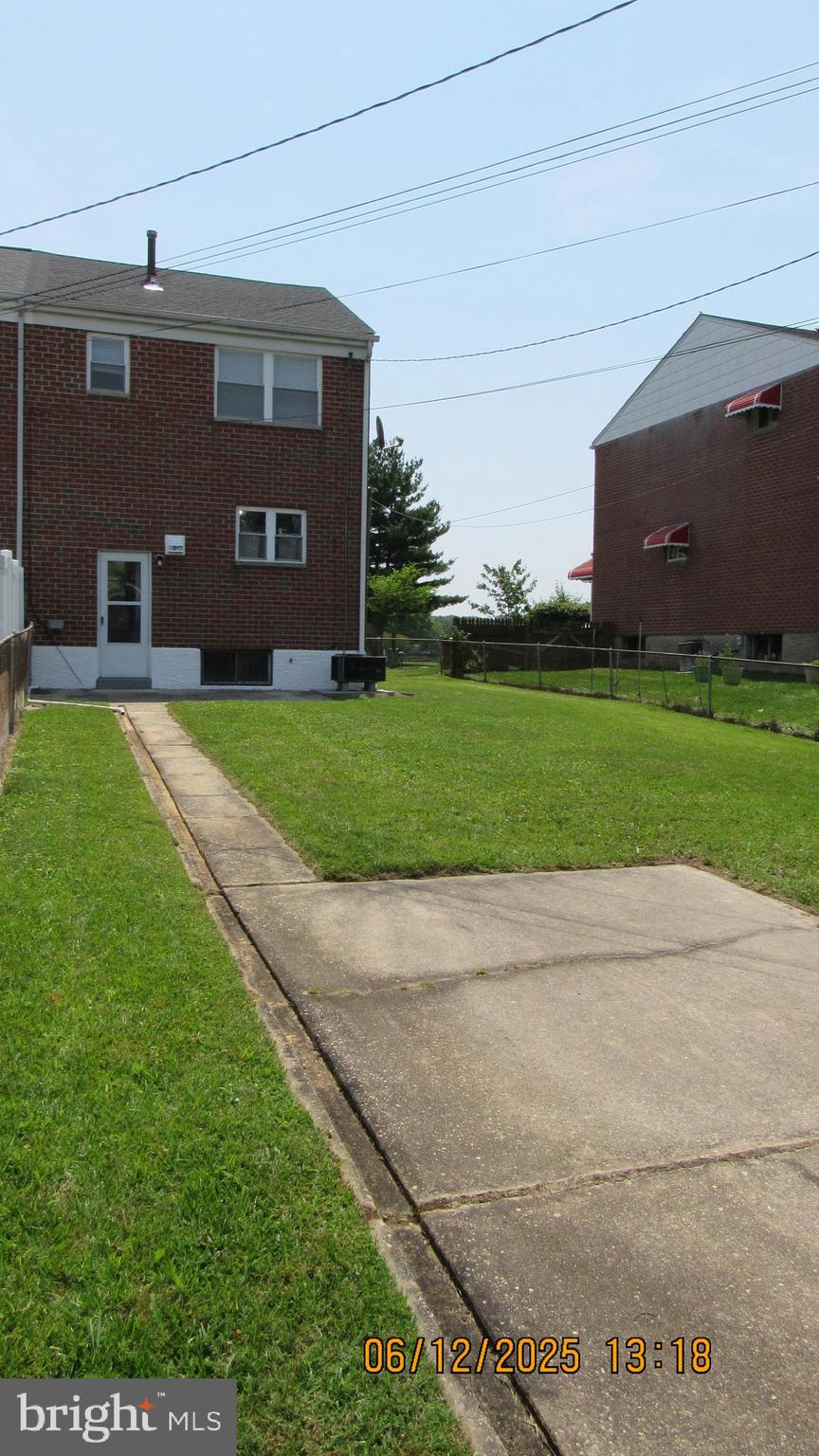 FOX RIDGE MANOR - Residential