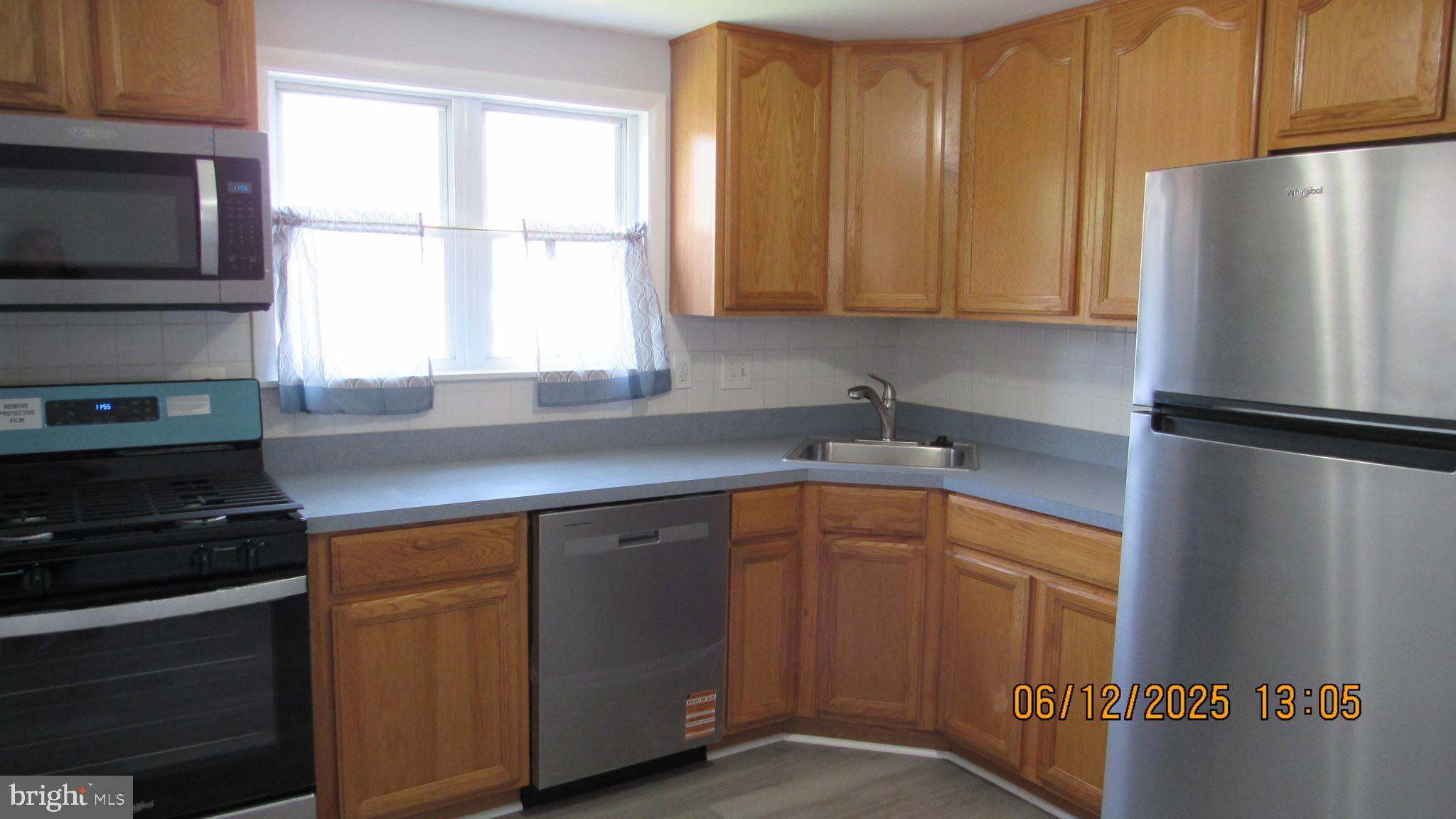 FOX RIDGE MANOR - Residential