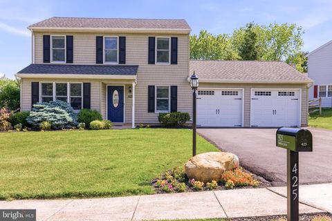 Homes For Sale - 425 Sawyer Drive<br/> Montgomery County, HARLEYSVILLE, PA 19438