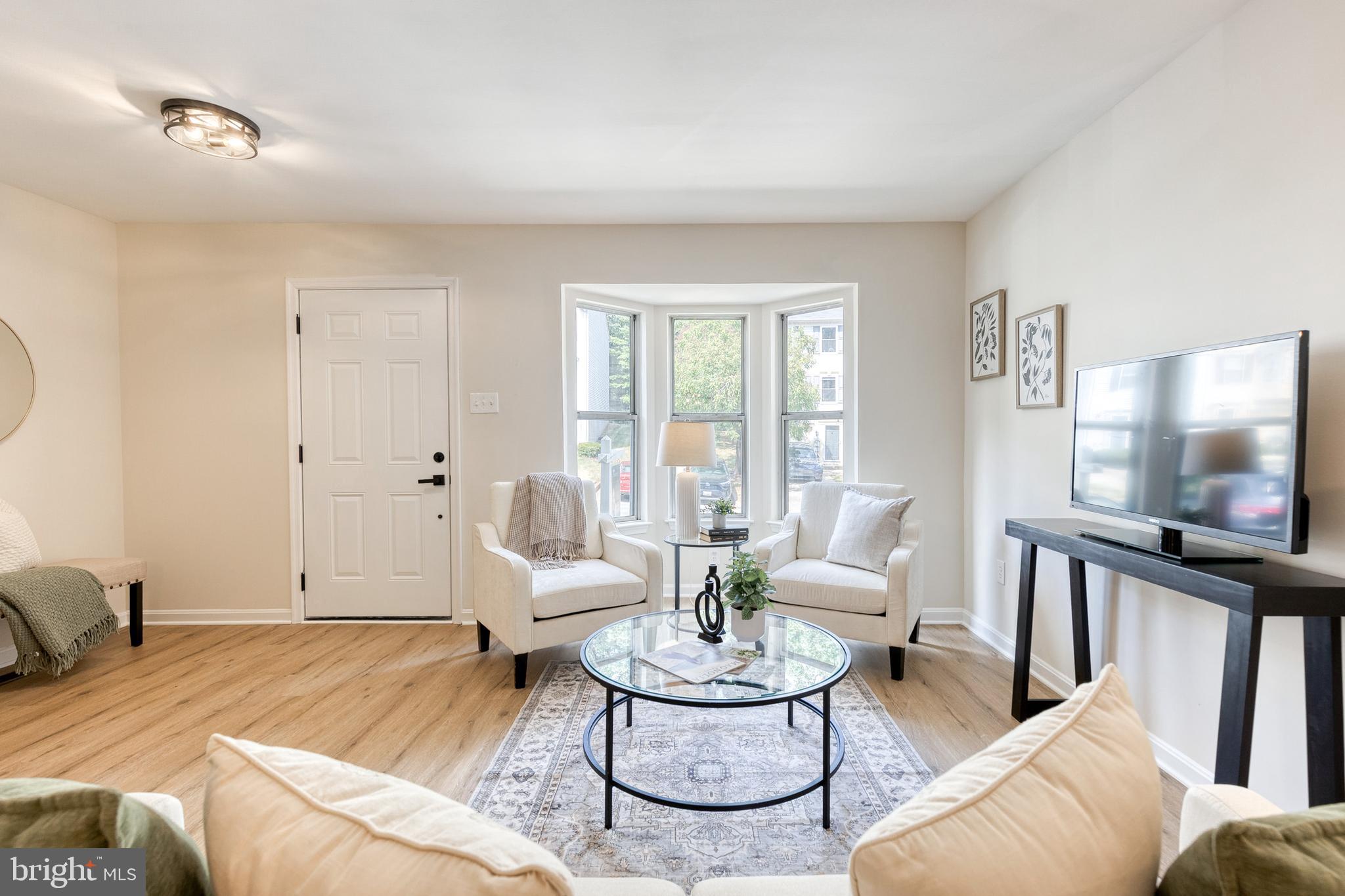 RIVERCHASE - Residential