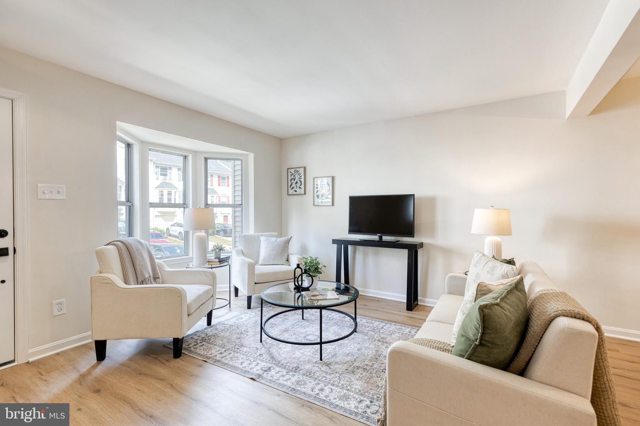 RIVERCHASE - Residential