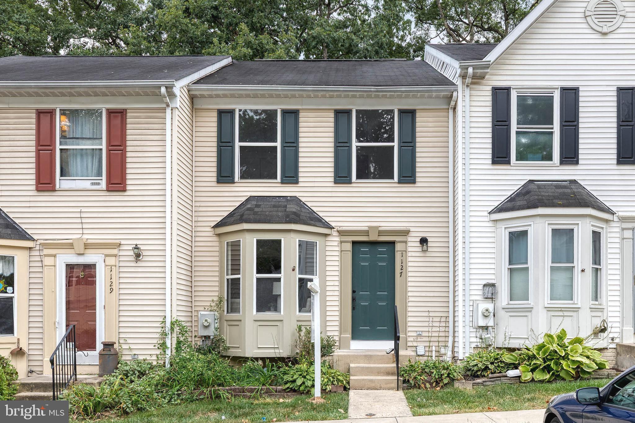 RIVERCHASE - Residential