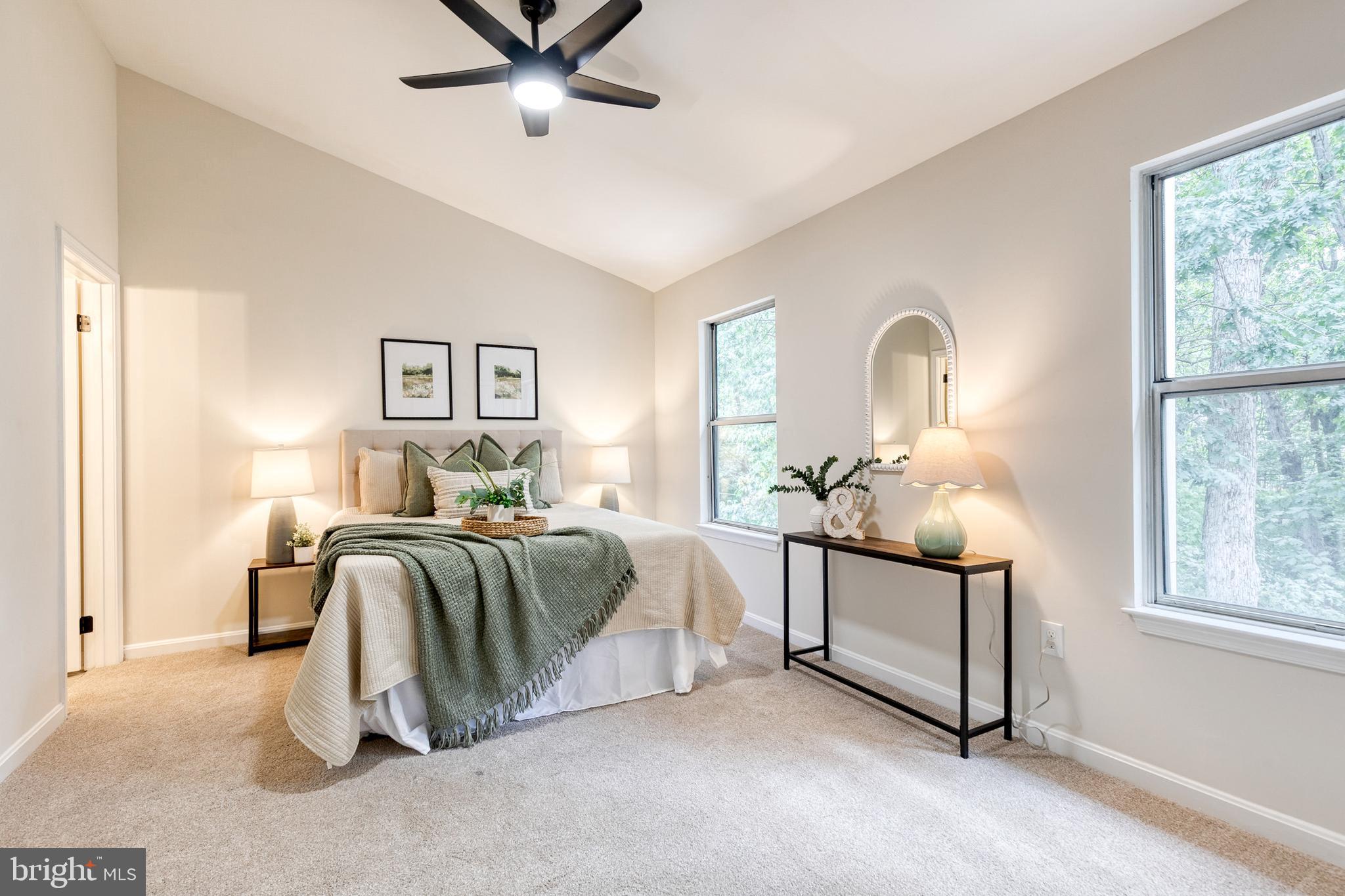 RIVERCHASE - Residential