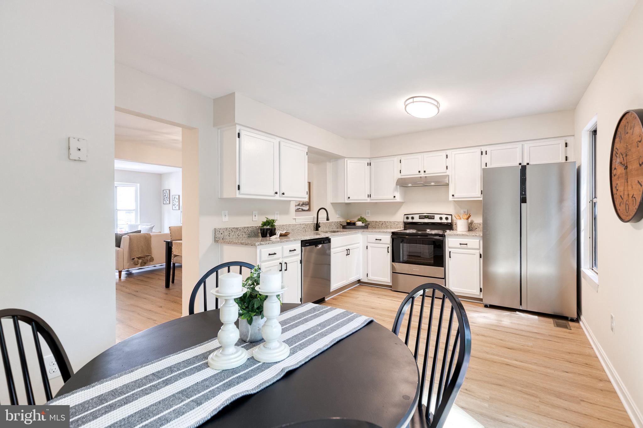 RIVERCHASE - Residential