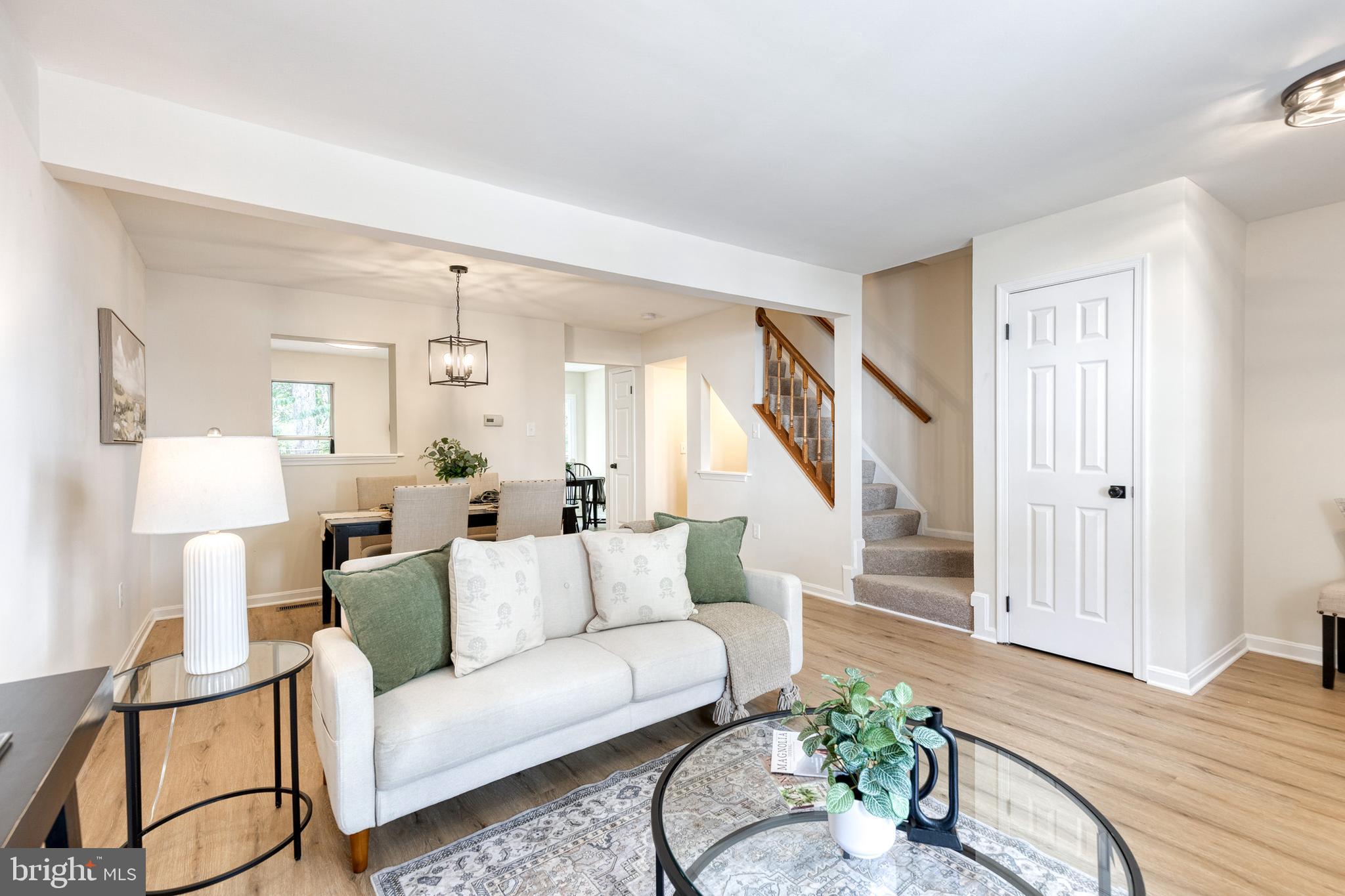 RIVERCHASE - Residential