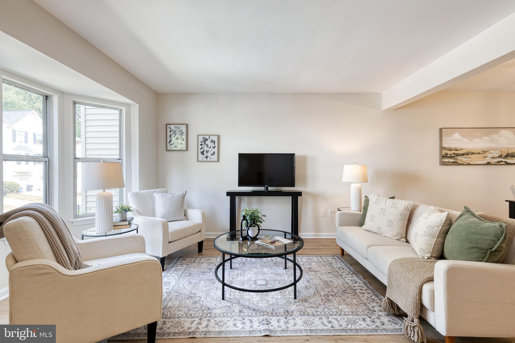 RIVERCHASE - Residential