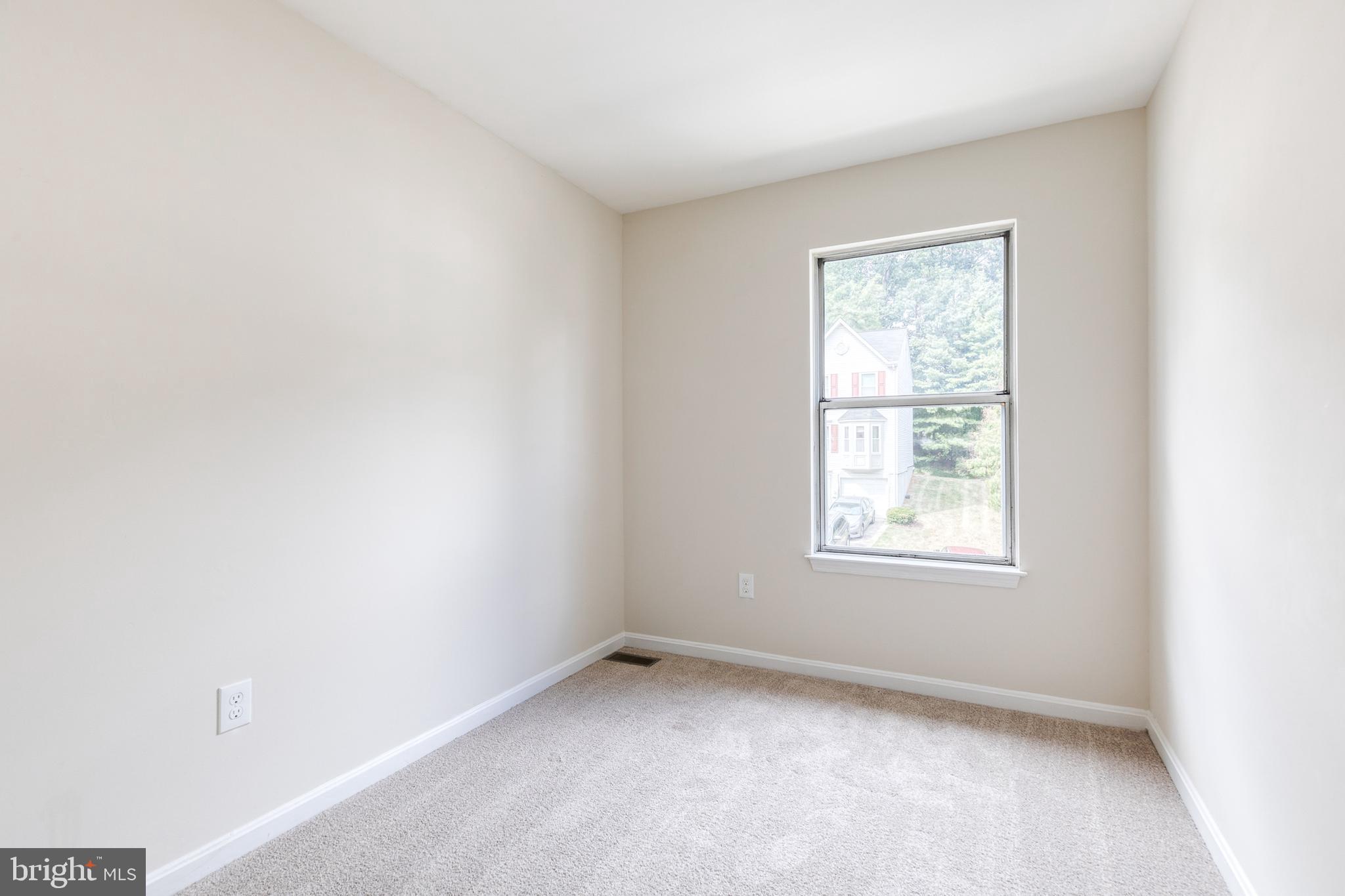 RIVERCHASE - Residential