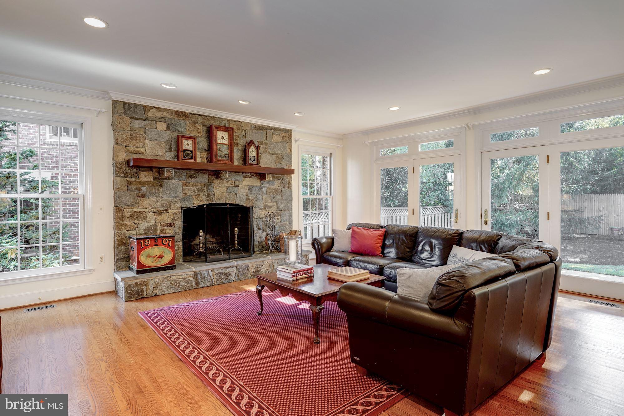 SPRING VALLEY - Residential