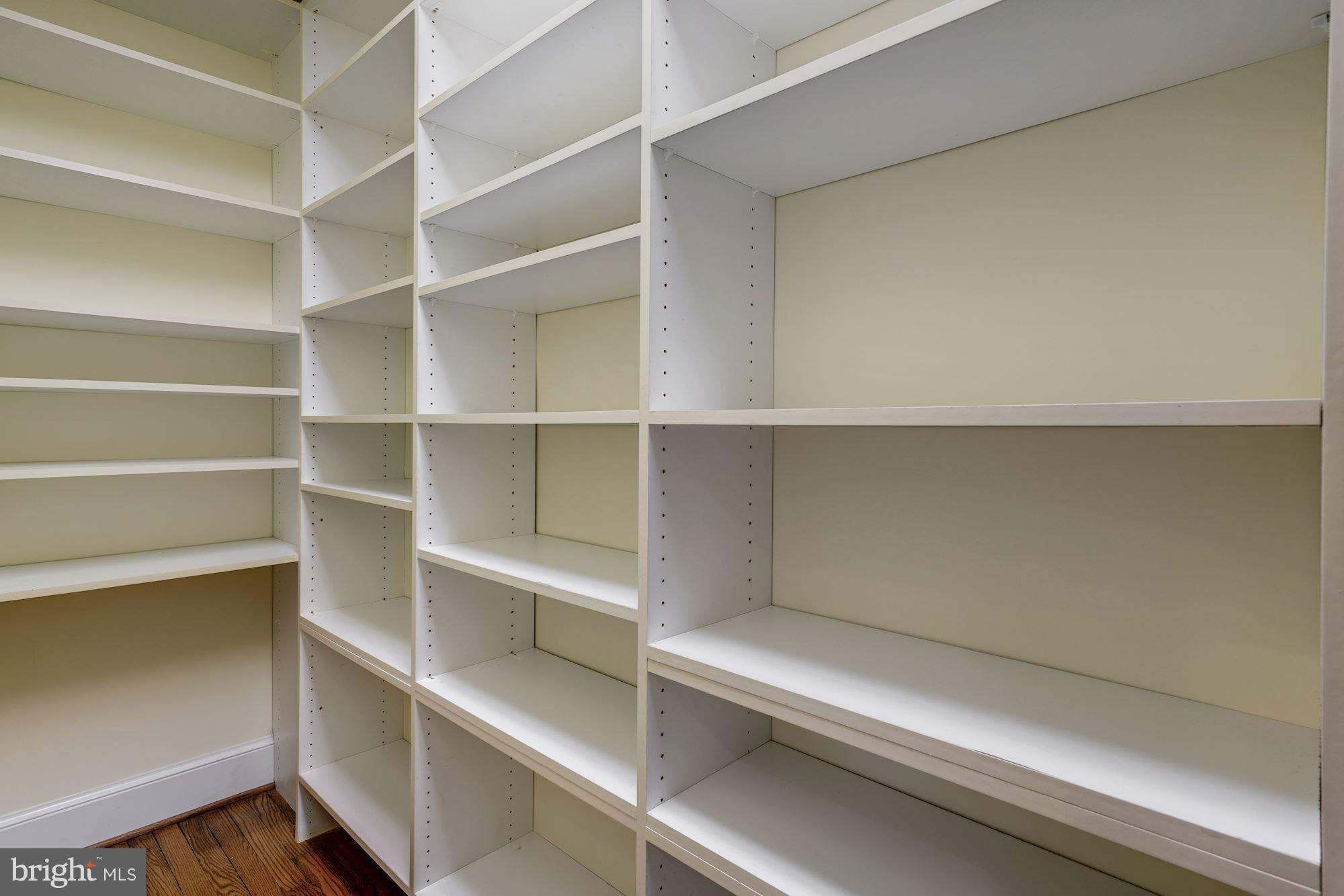 SPRING VALLEY - Residential