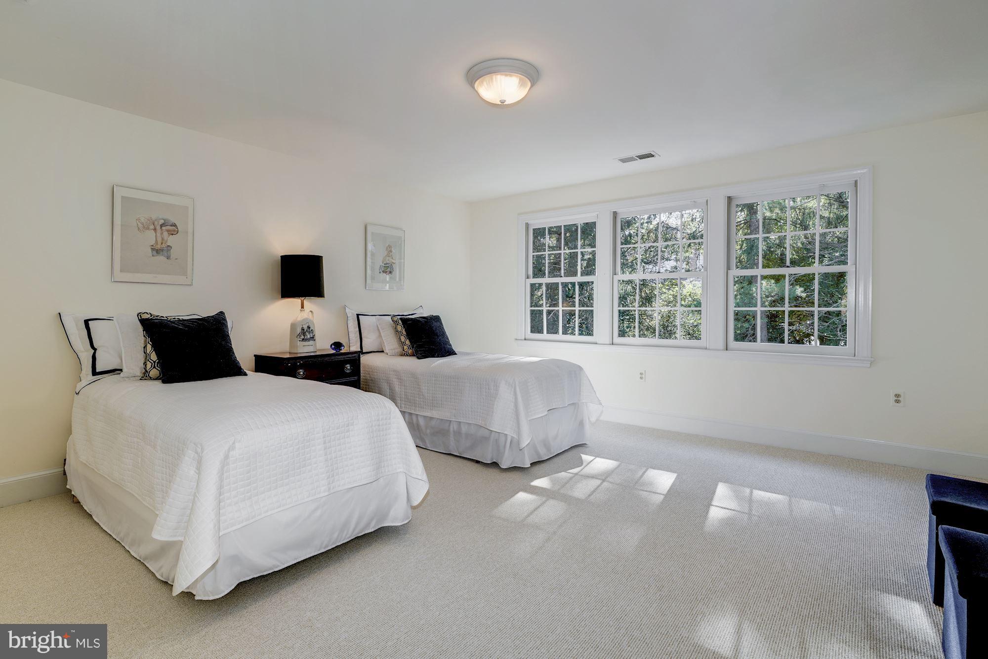 SPRING VALLEY - Residential