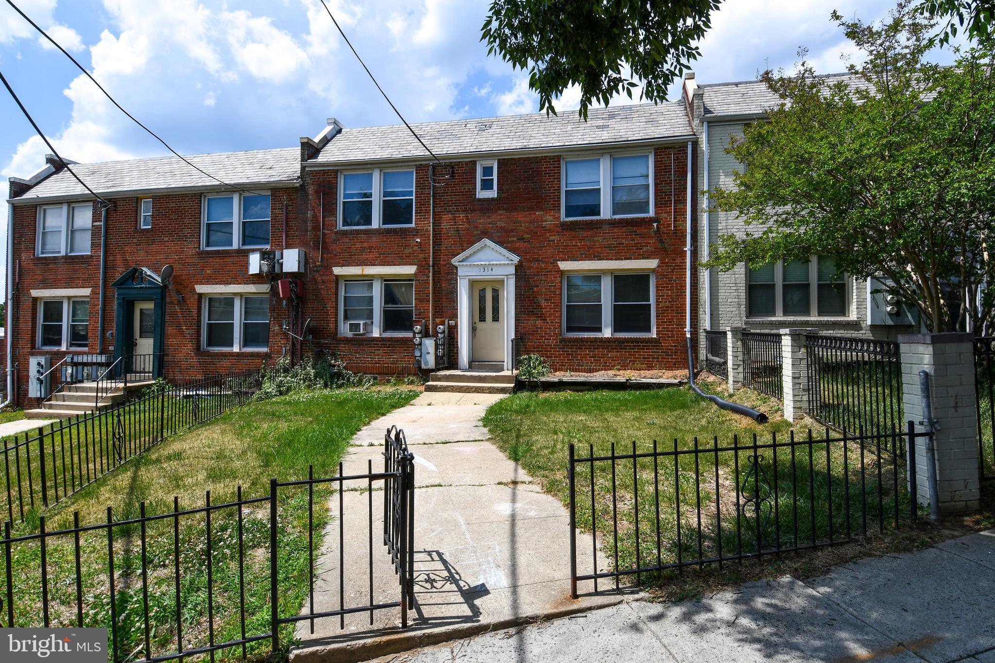 1314 DOWNING PLACE NE 2
