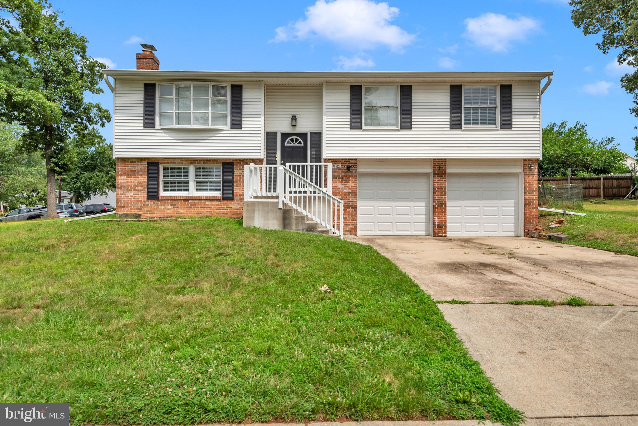 9301 N LAUREL ROAD
