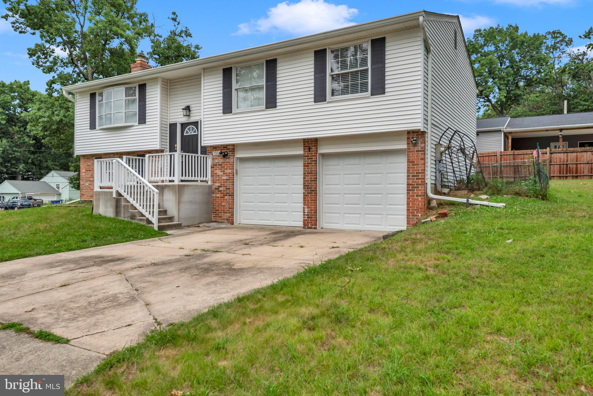 9301 N LAUREL ROAD