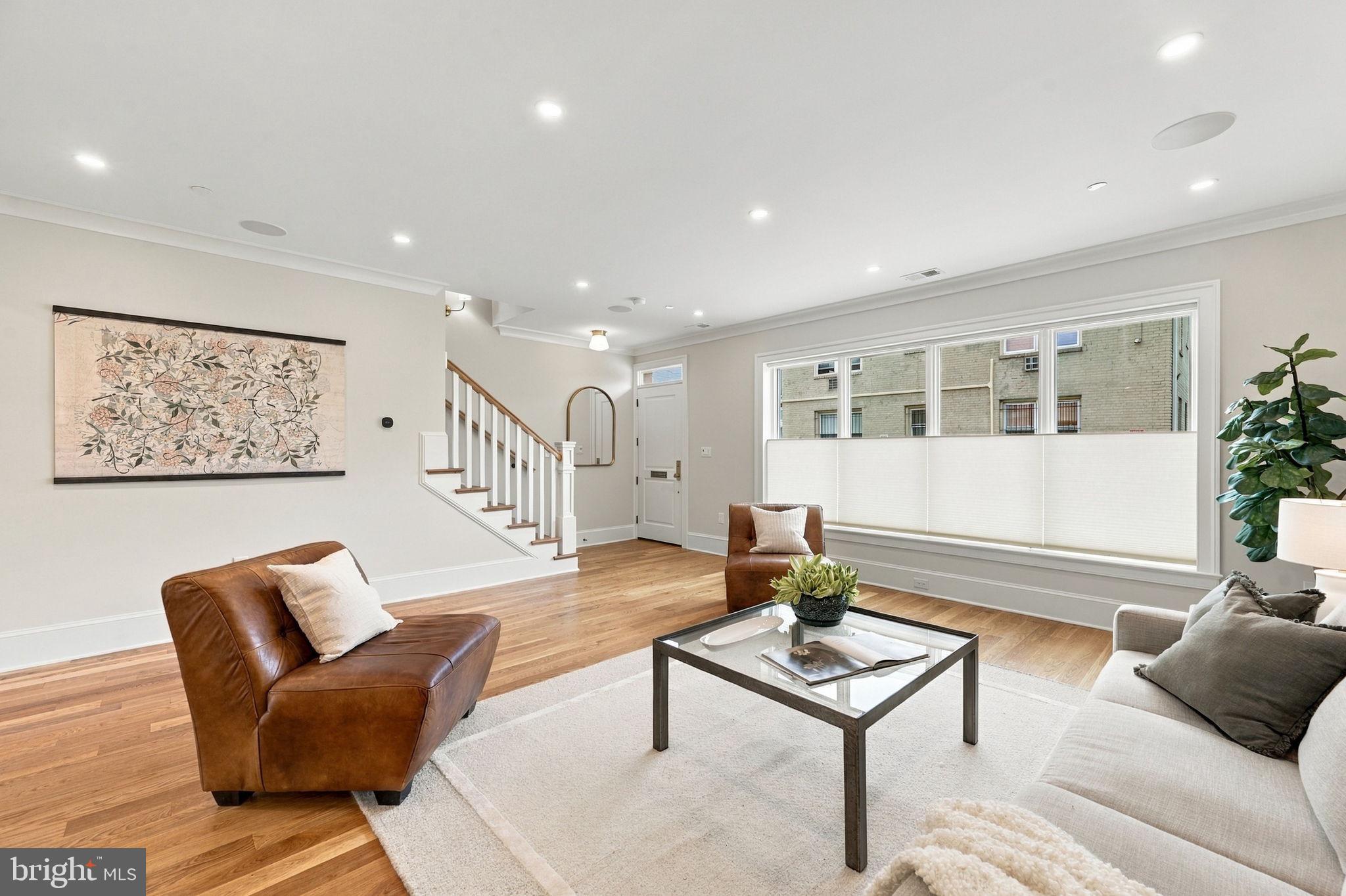 1818 INDEPENDENCE ALLEY SE
