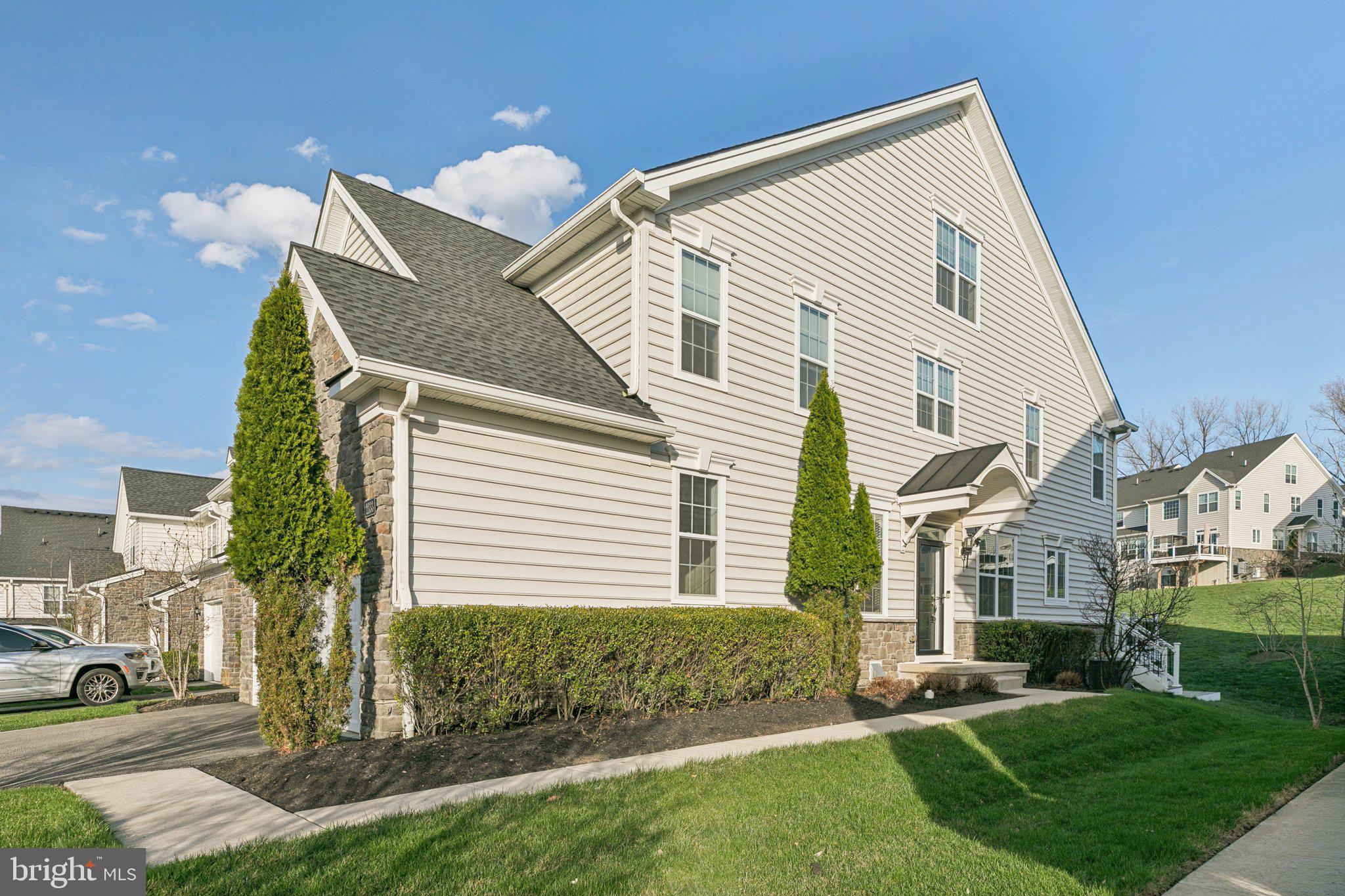 OAKS AT LAFAYETTE HILL - Residential