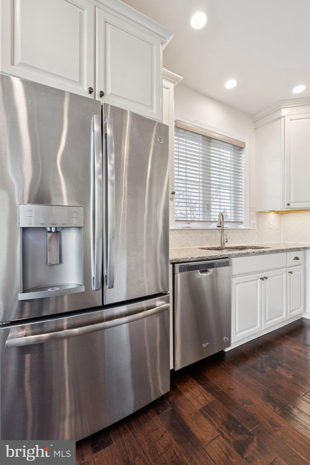 OAKS AT LAFAYETTE HILL - Residential