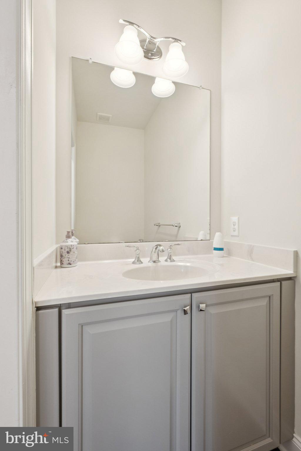 OAKS AT LAFAYETTE HILL - Residential