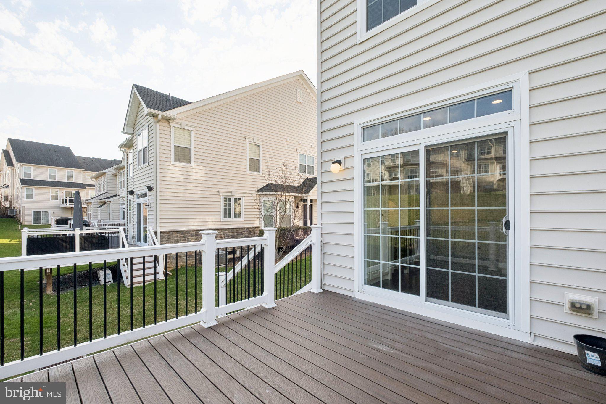 OAKS AT LAFAYETTE HILL - Residential