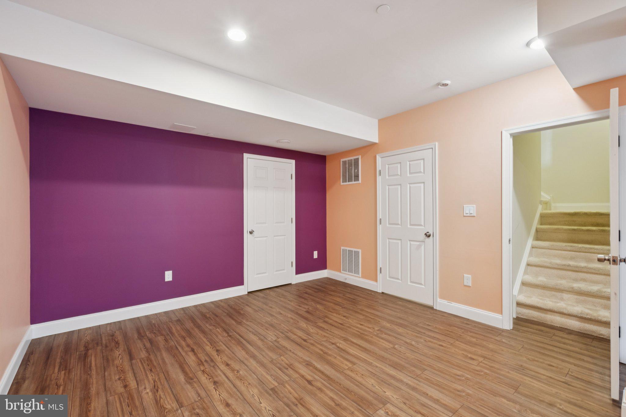 OAKS AT LAFAYETTE HILL - Residential