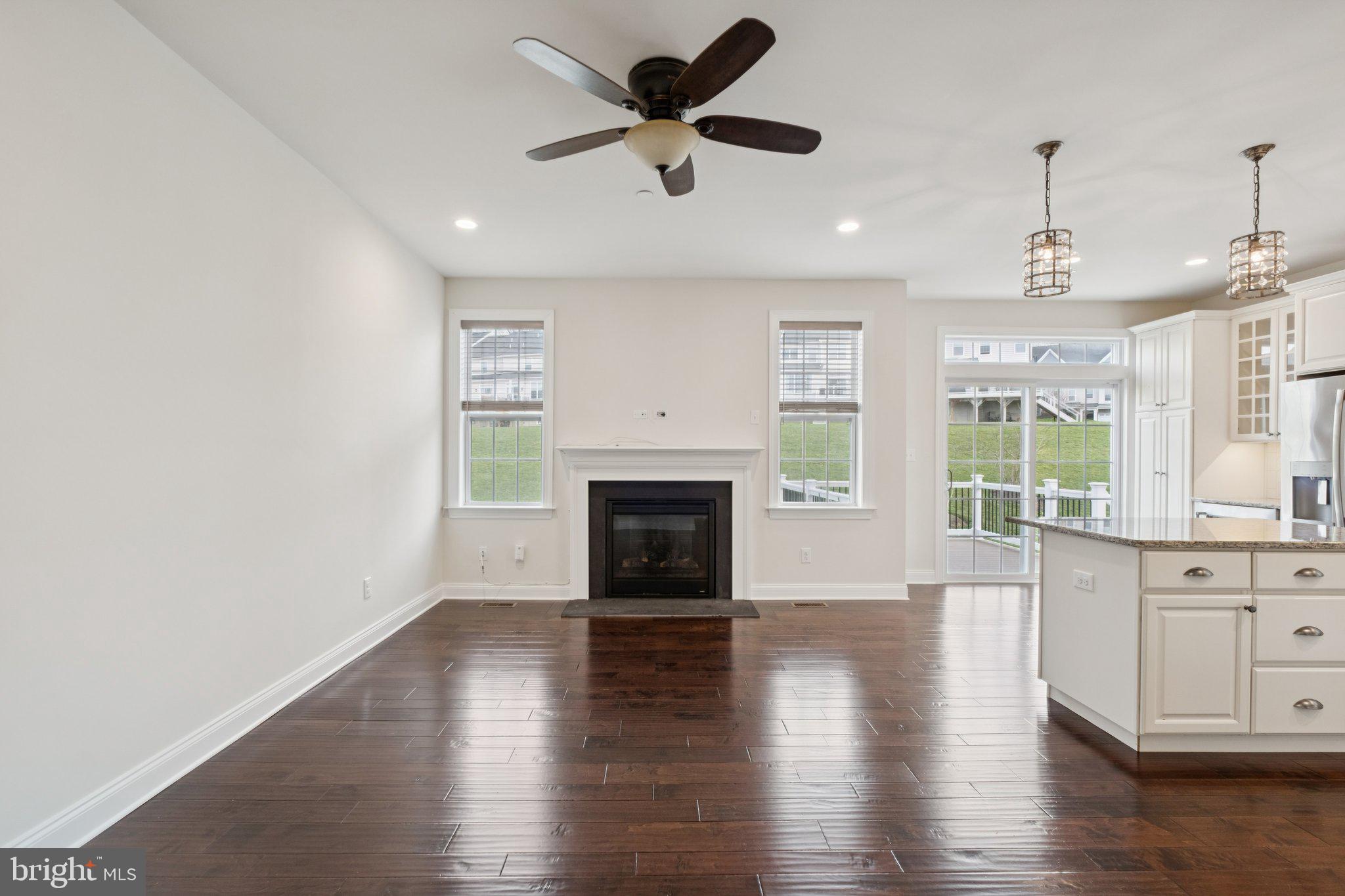 OAKS AT LAFAYETTE HILL - Residential