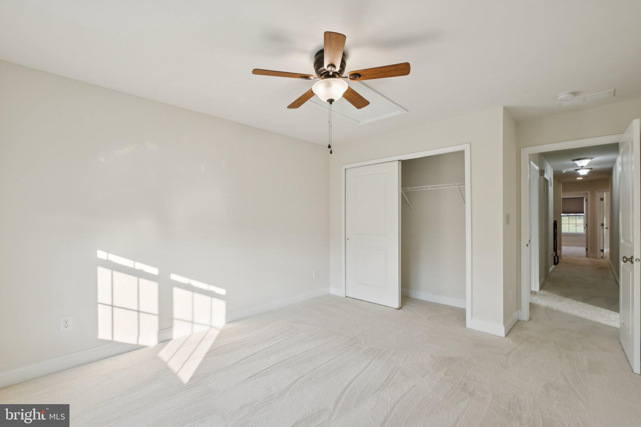 OAKS AT LAFAYETTE HILL - Residential