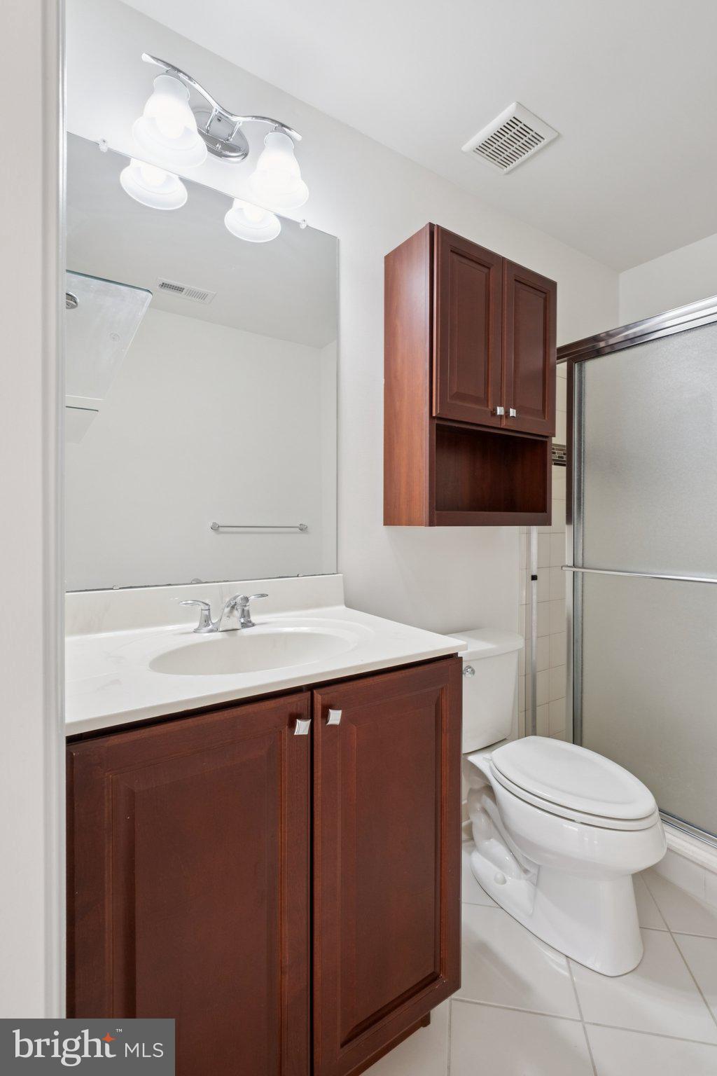 OAKS AT LAFAYETTE HILL - Residential