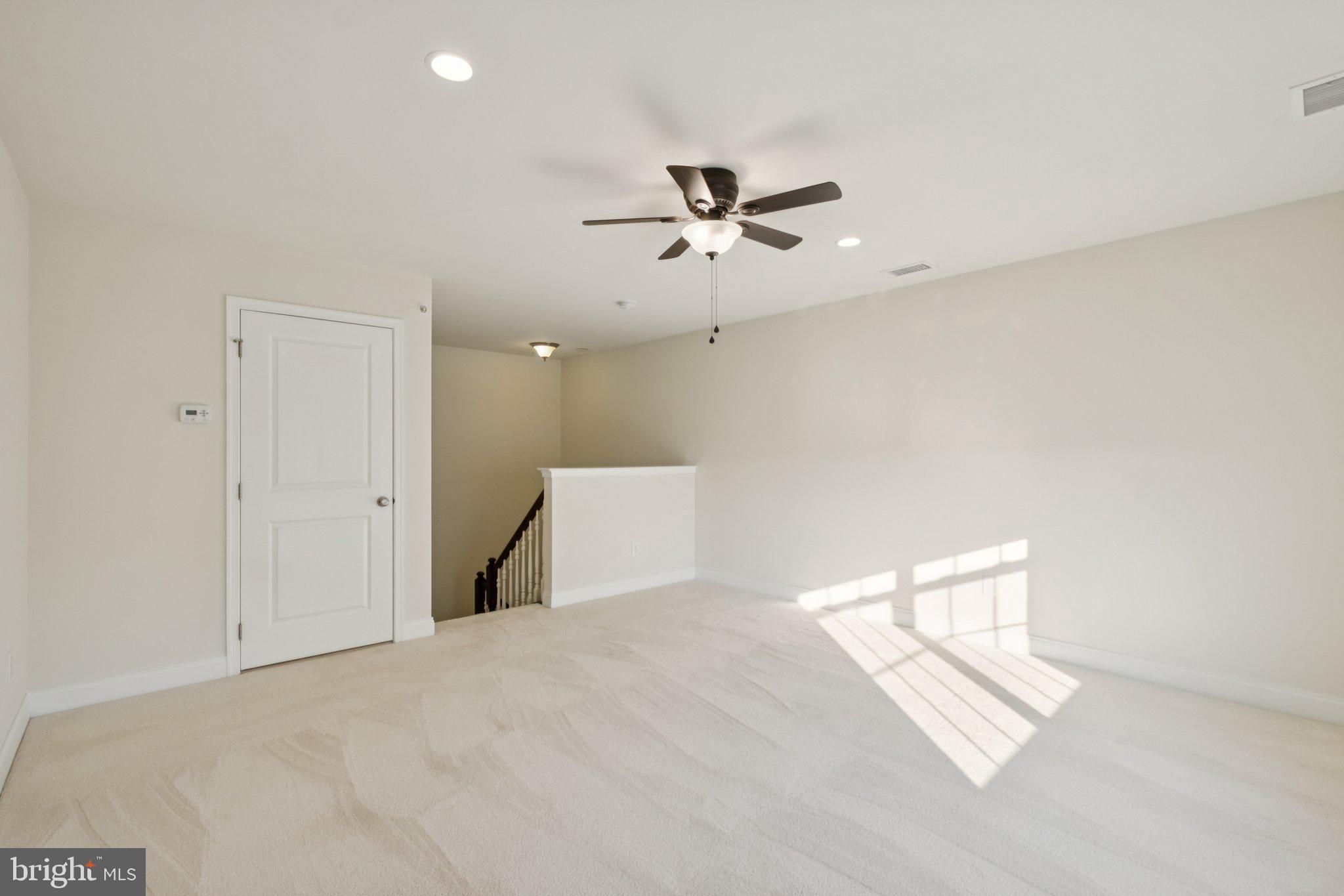 OAKS AT LAFAYETTE HILL - Residential