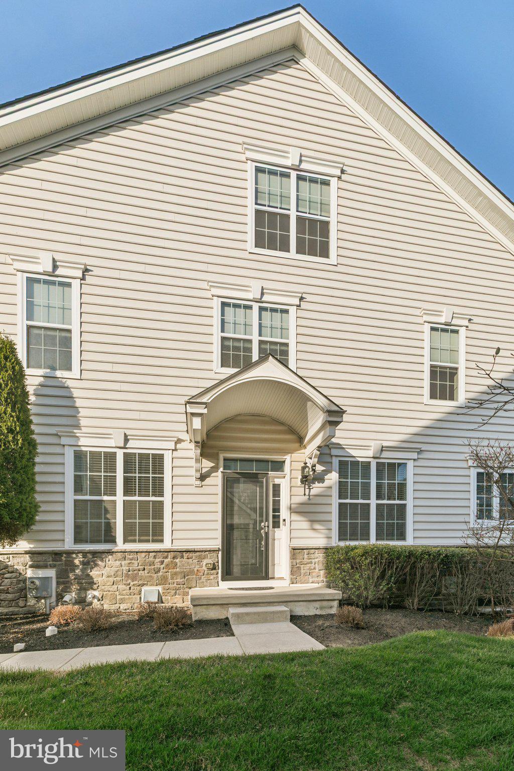 OAKS AT LAFAYETTE HILL - Residential