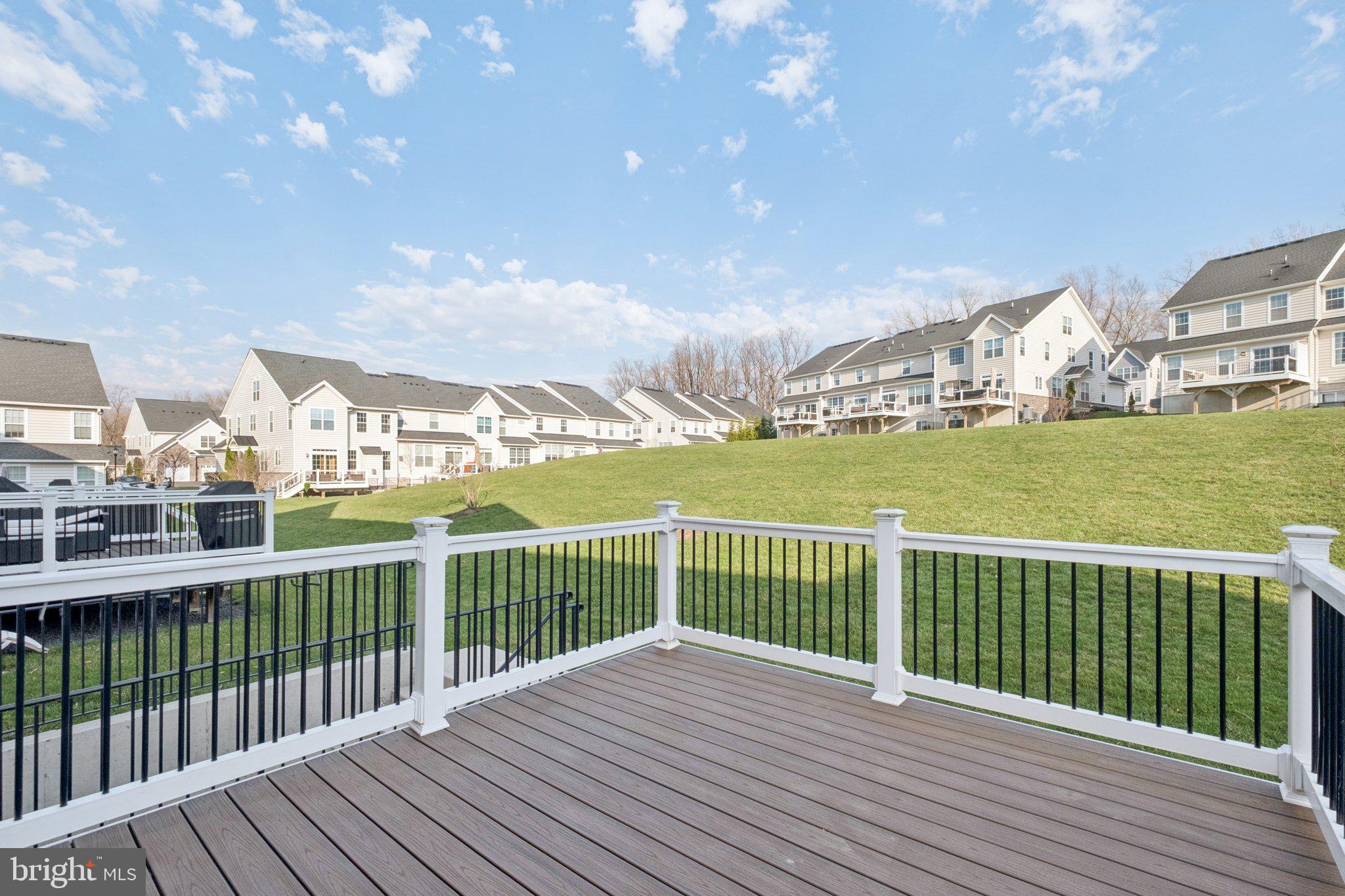 OAKS AT LAFAYETTE HILL - Residential