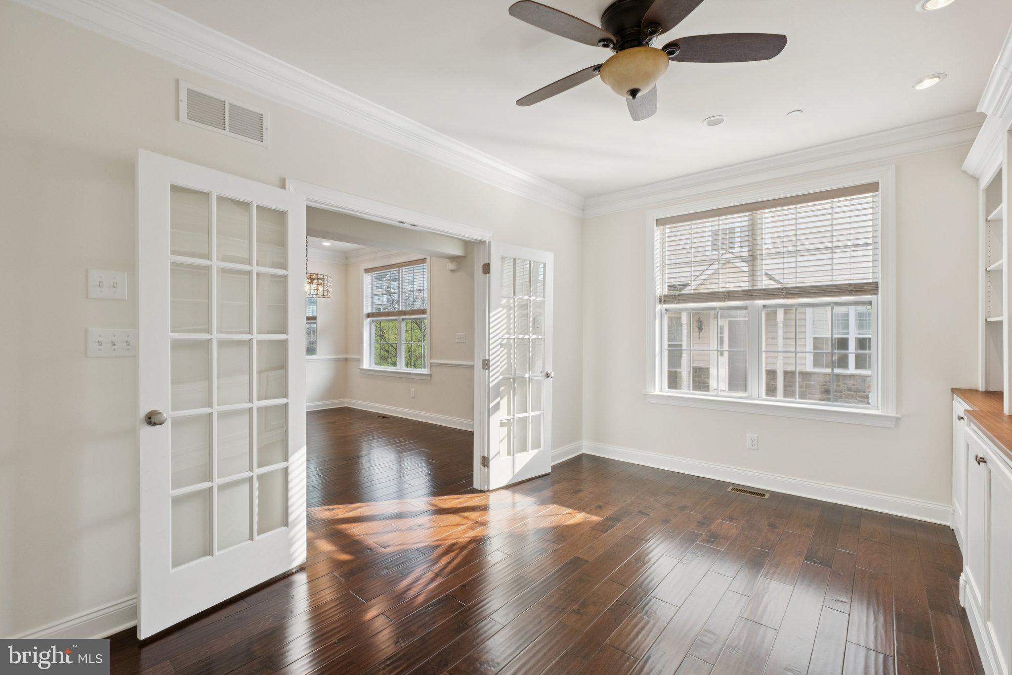 OAKS AT LAFAYETTE HILL - Residential