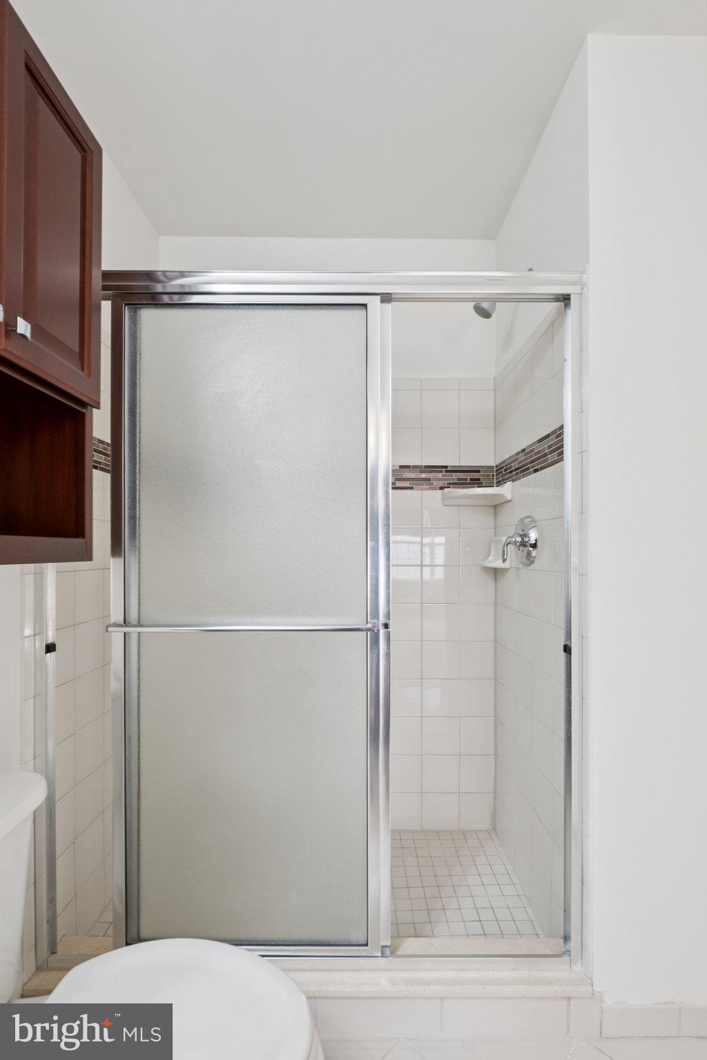 OAKS AT LAFAYETTE HILL - Residential