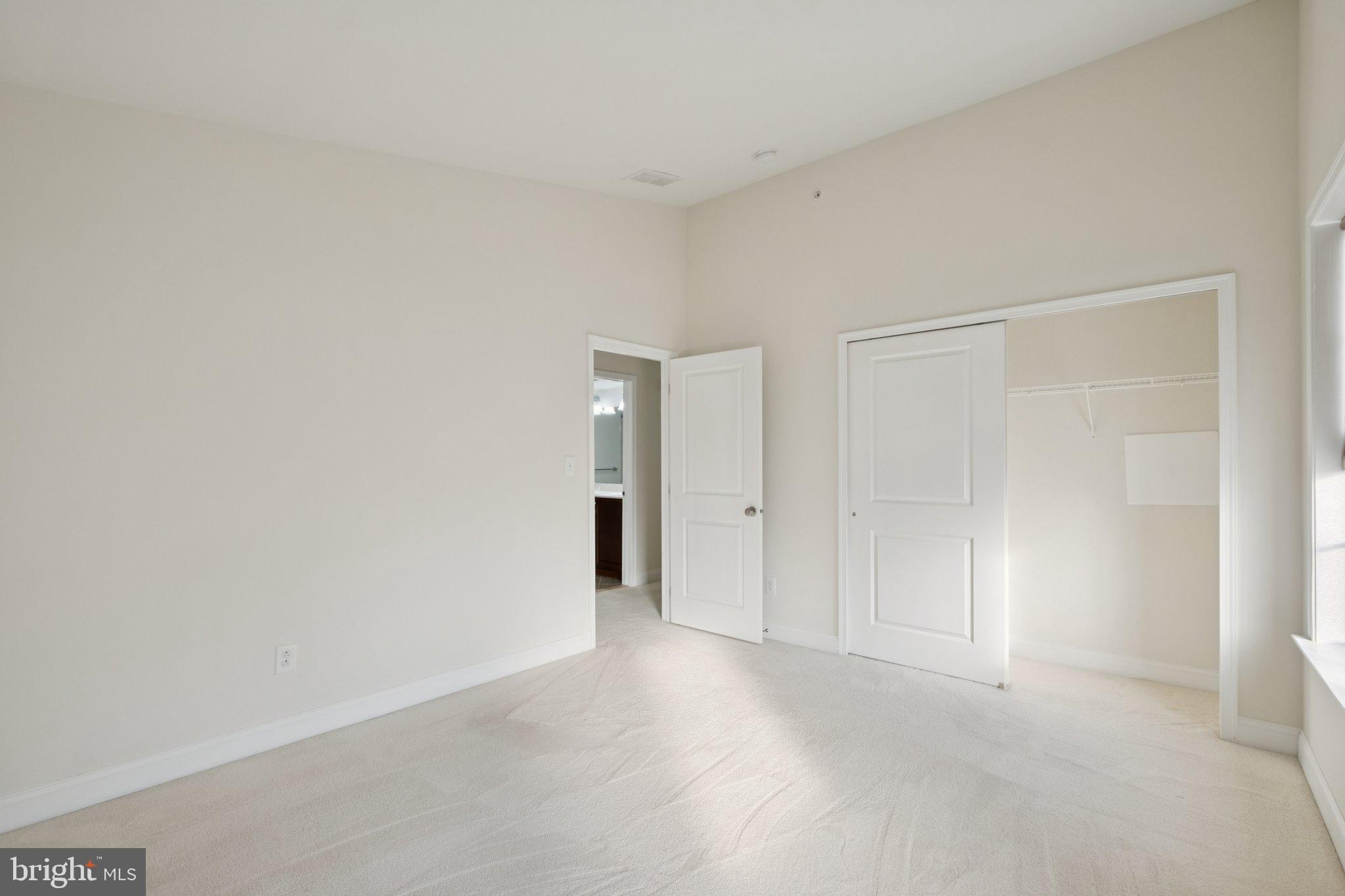 OAKS AT LAFAYETTE HILL - Residential