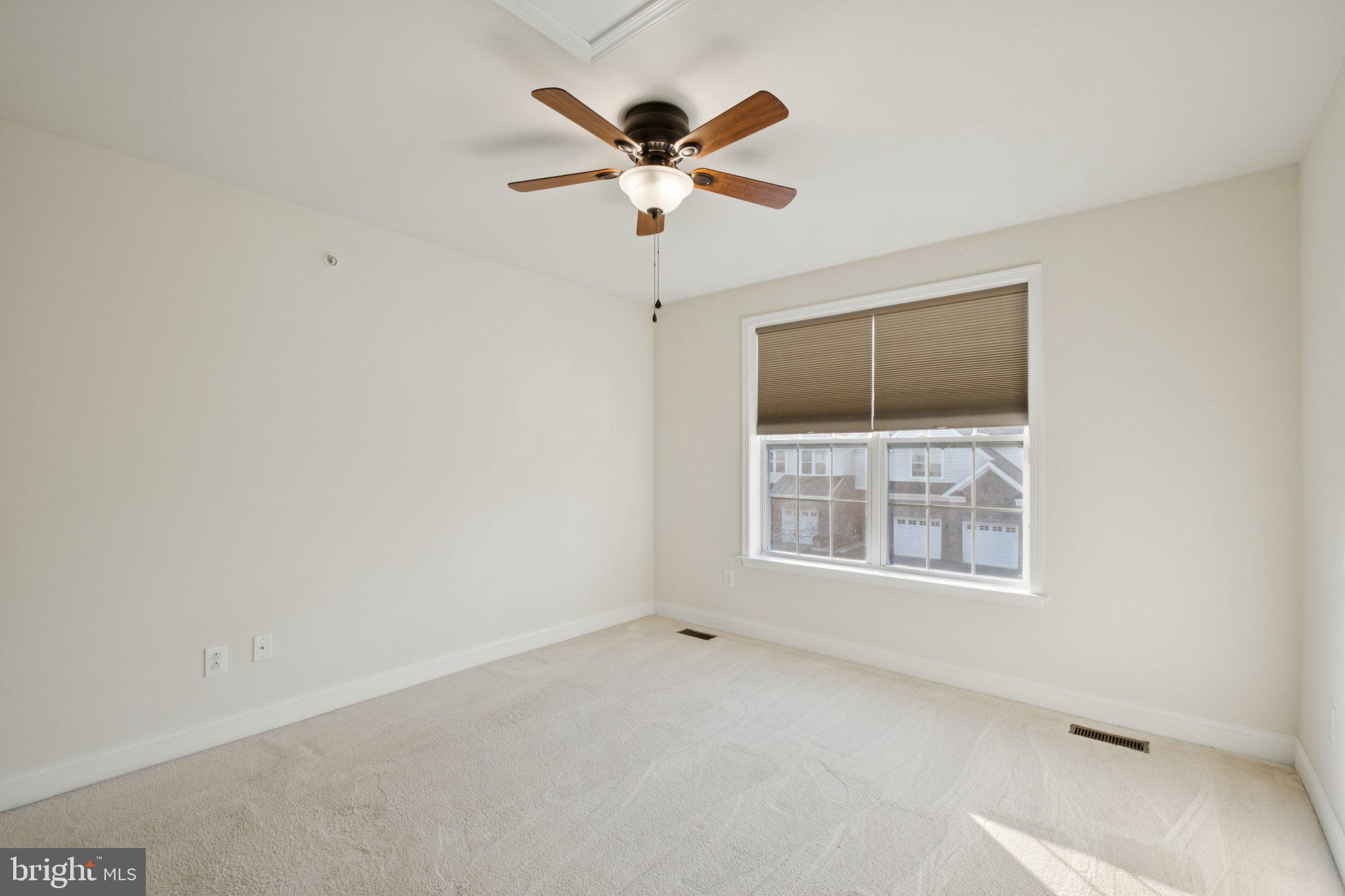 OAKS AT LAFAYETTE HILL - Residential