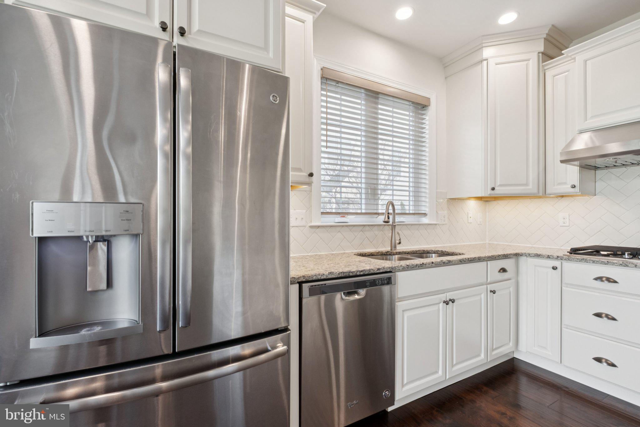 OAKS AT LAFAYETTE HILL - Residential