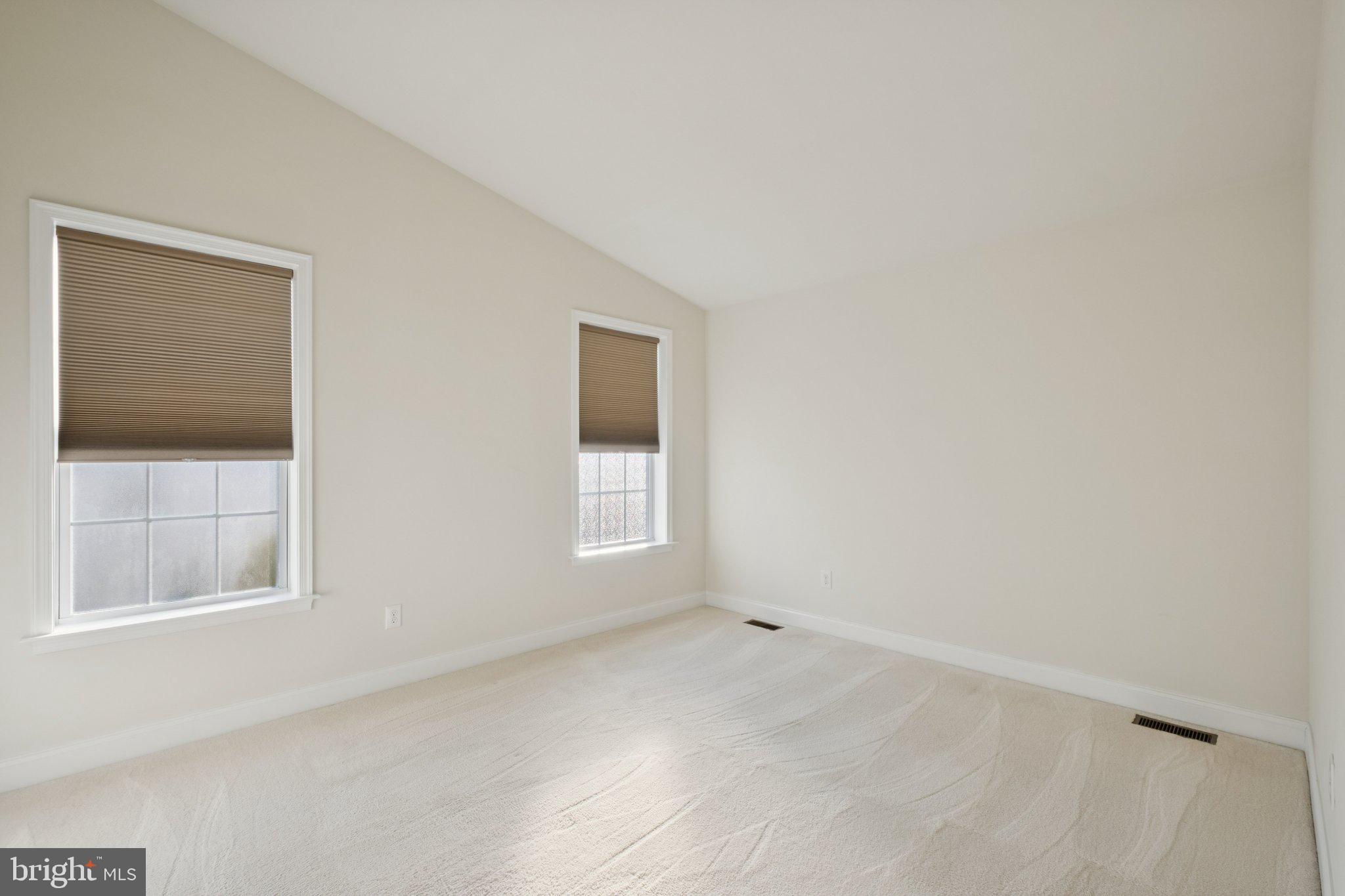 OAKS AT LAFAYETTE HILL - Residential