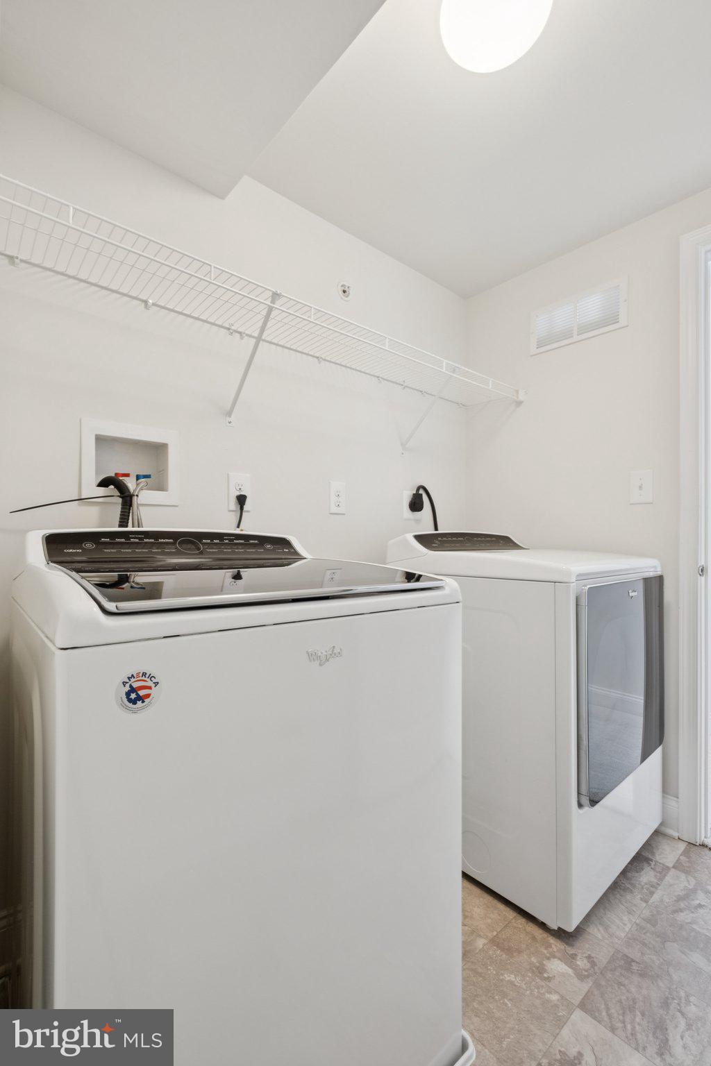 OAKS AT LAFAYETTE HILL - Residential