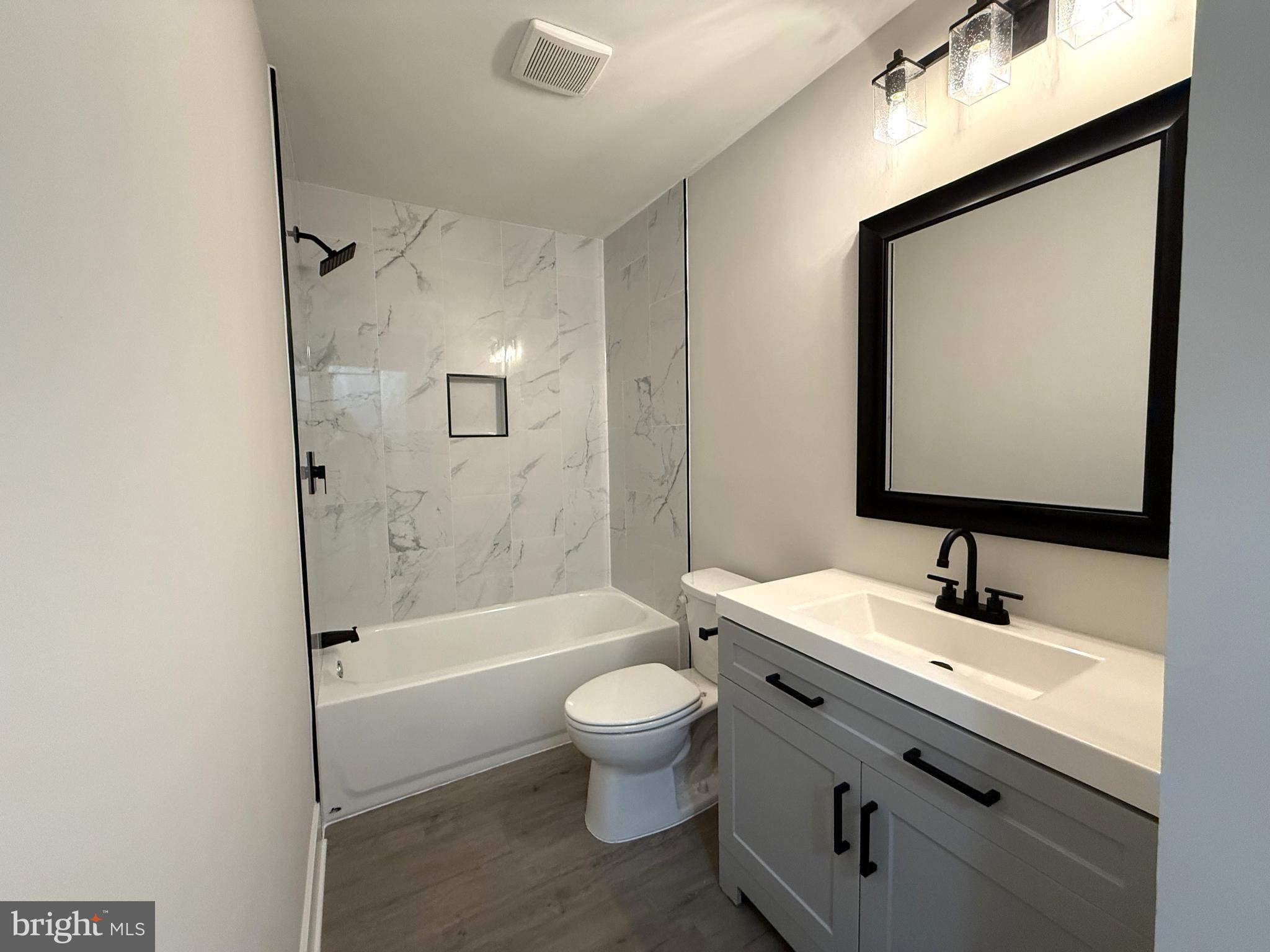 STONEYBROOKE - Residential