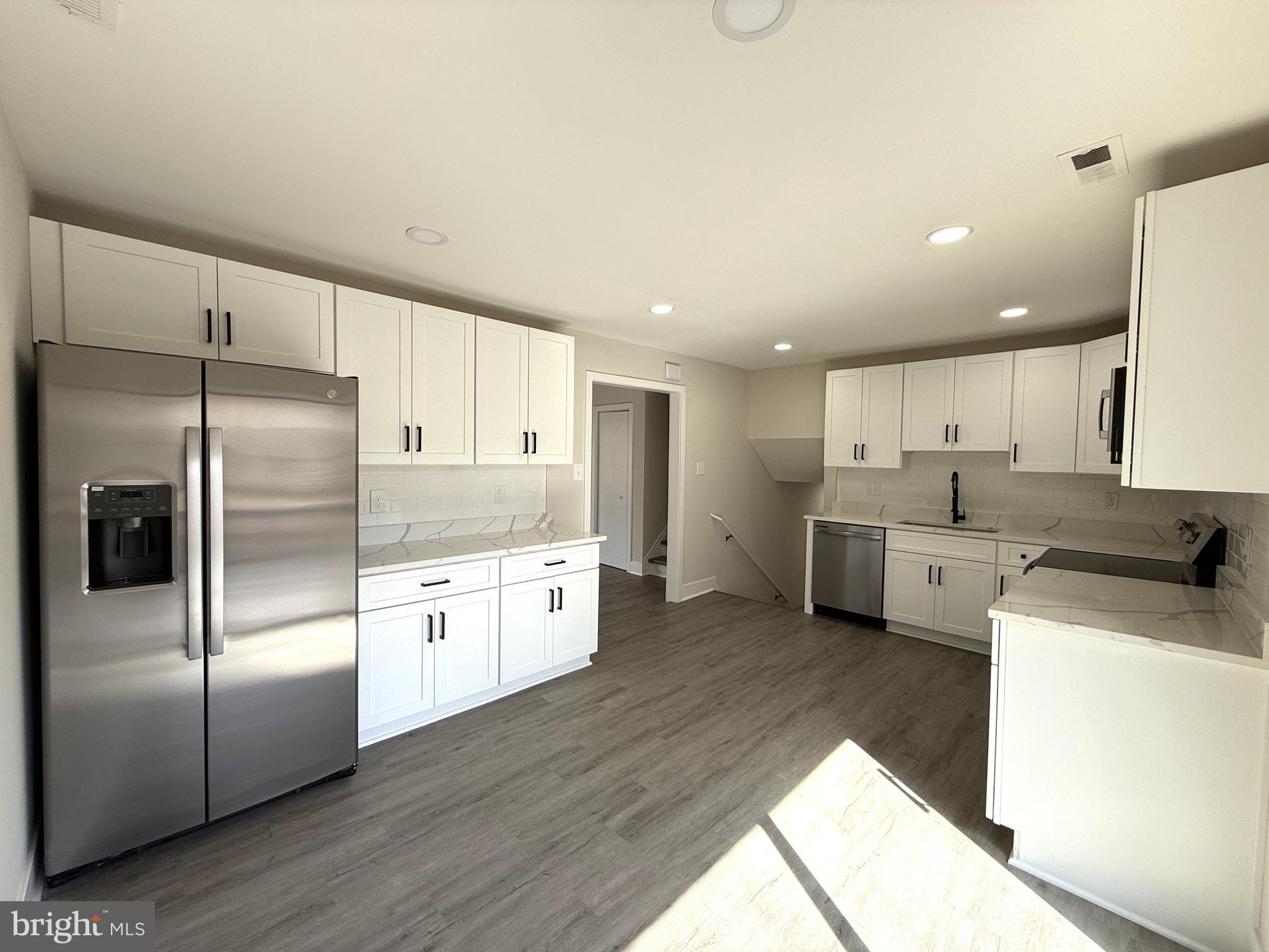 STONEYBROOKE - Residential