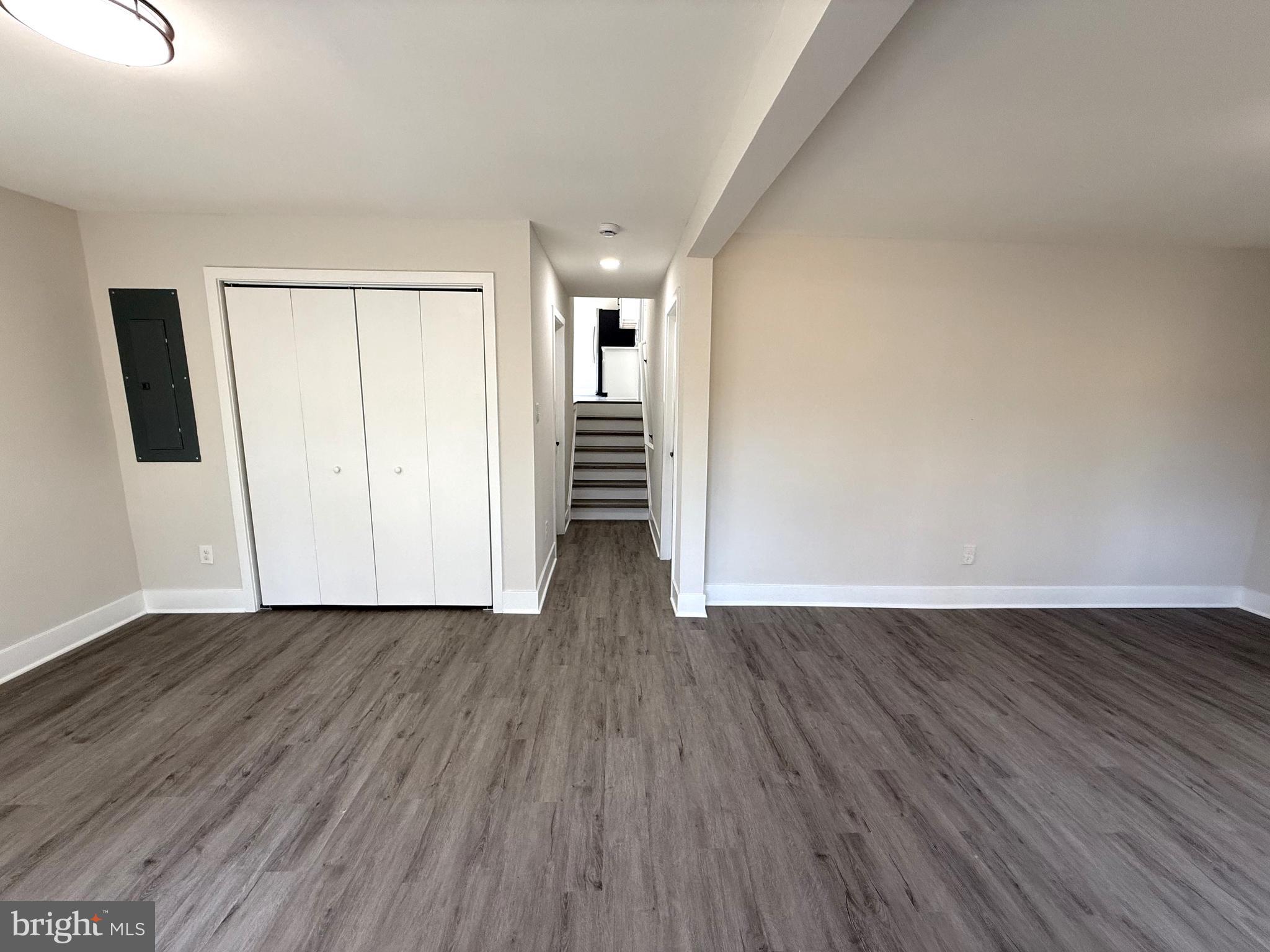 STONEYBROOKE - Residential