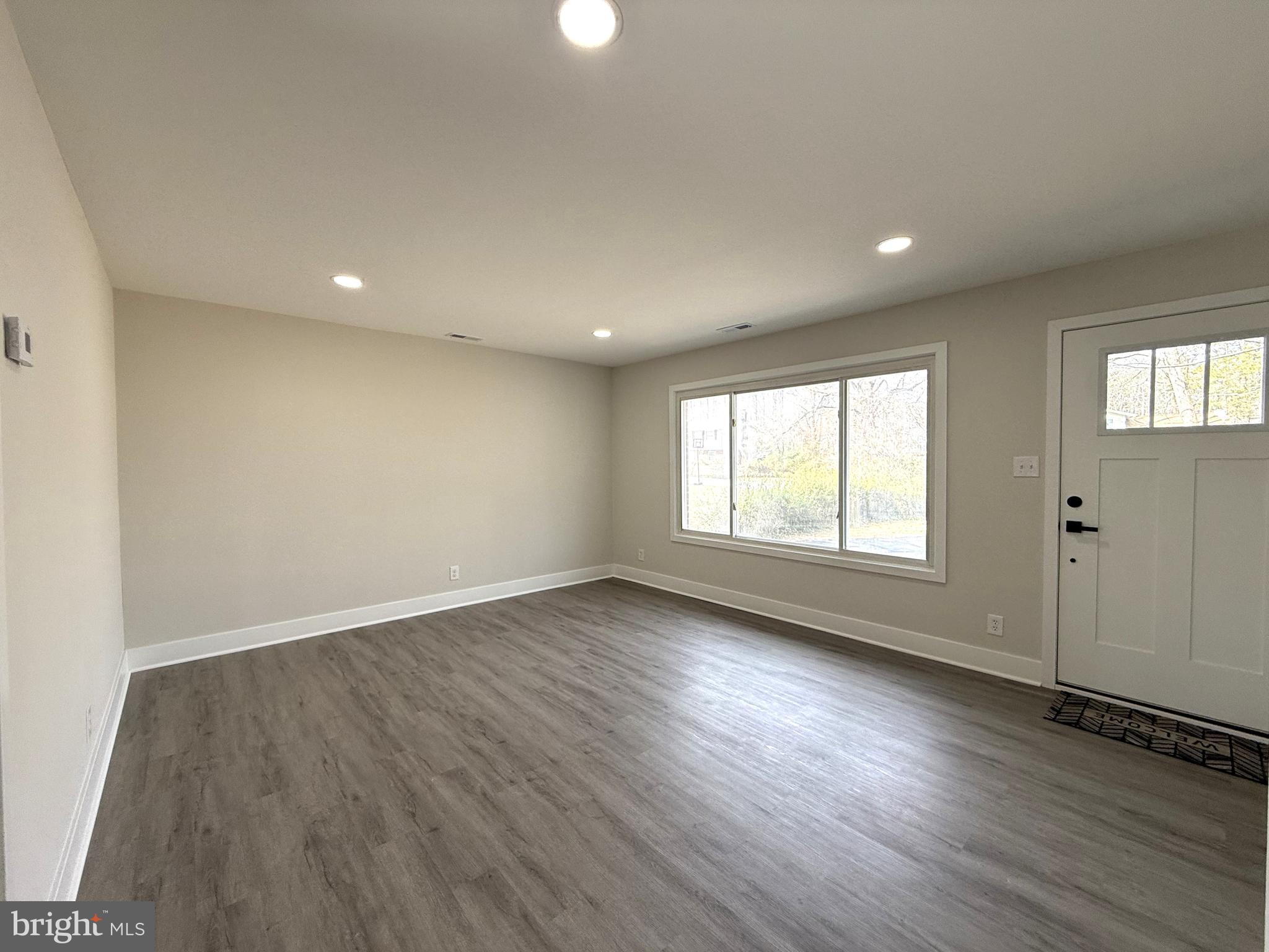 STONEYBROOKE - Residential