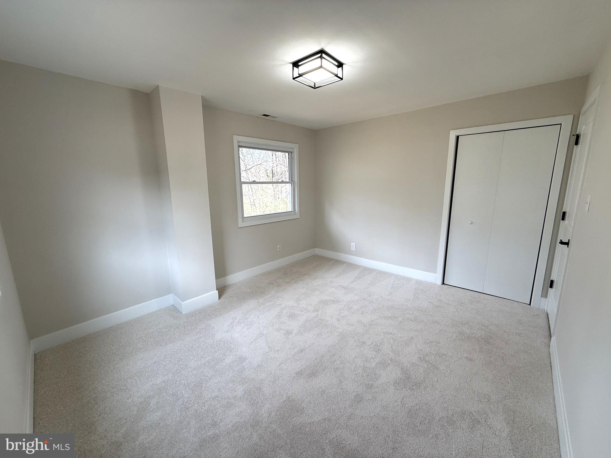 STONEYBROOKE - Residential